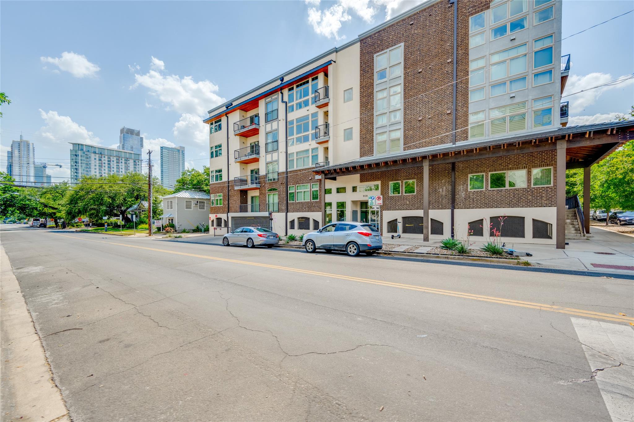 908 Nueces St # 12, Austin, TX 78701