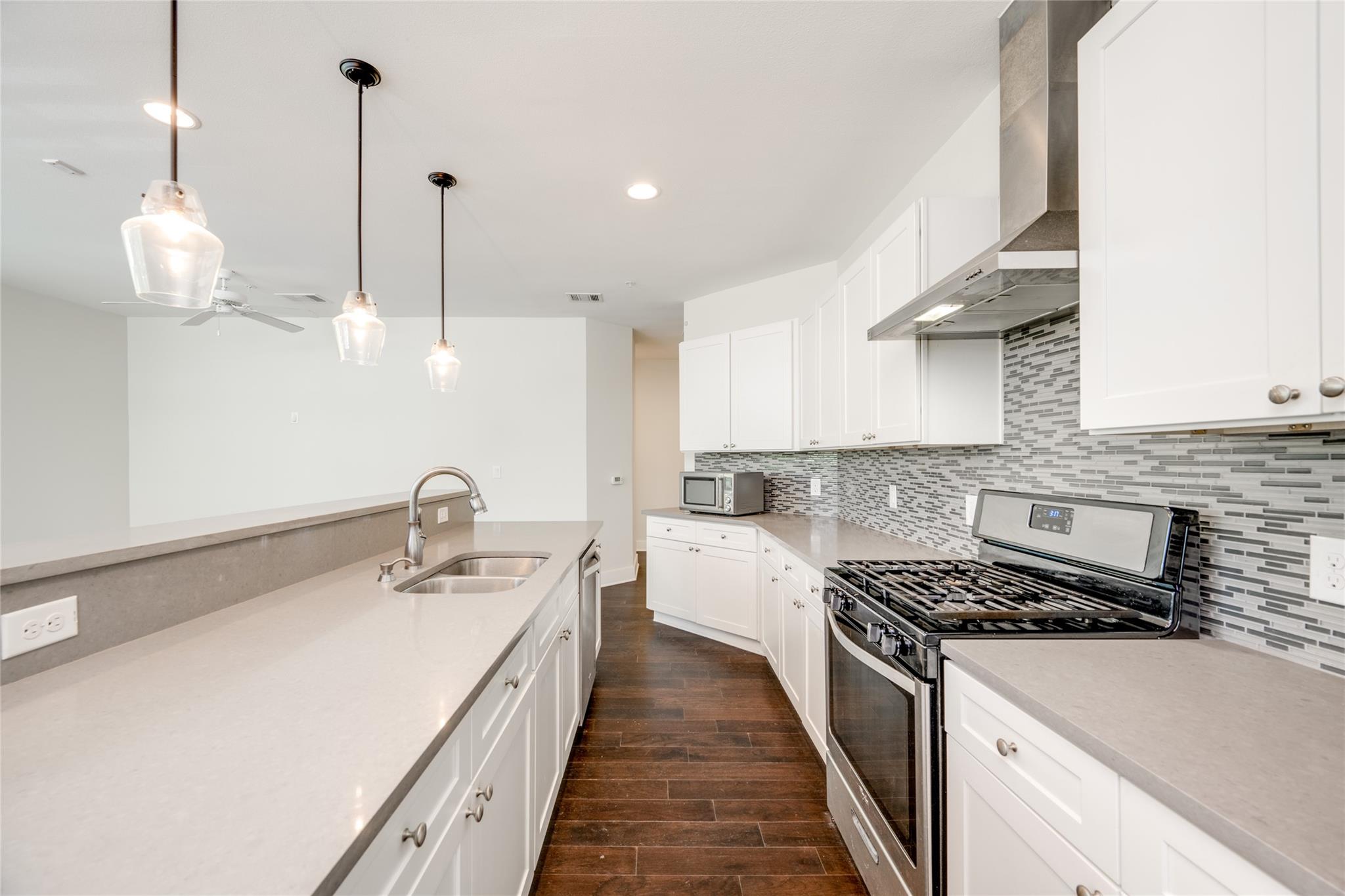 908 Nueces St # 12, Austin, TX 78701