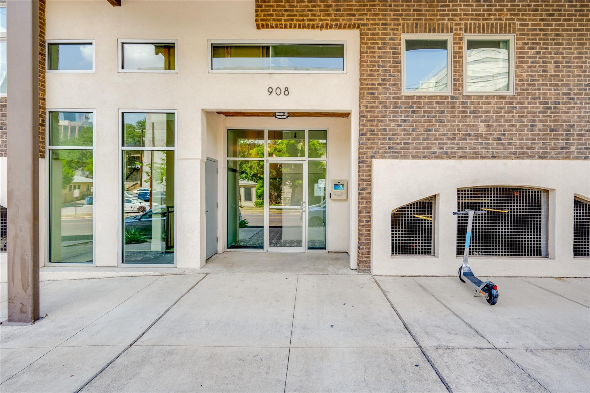 908 Nueces St # 12, Austin, TX 78701