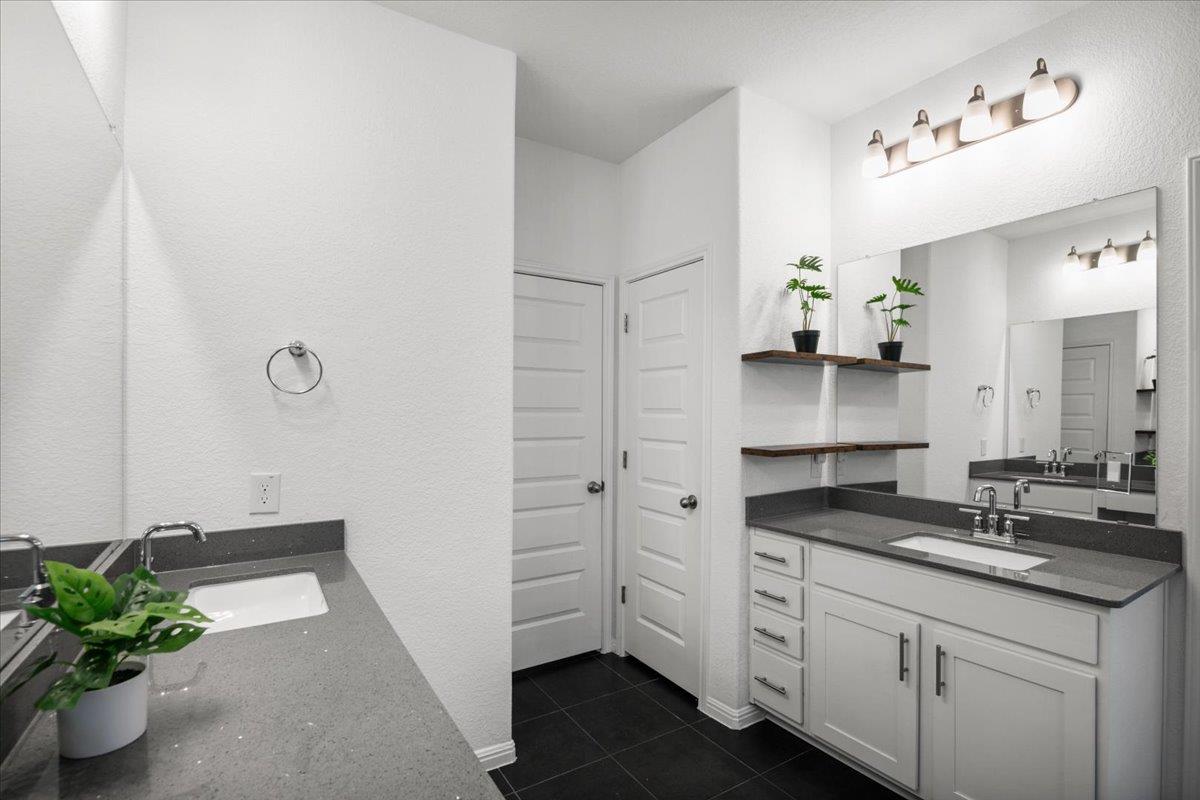 405 Arrowhead Vine St, Leander, TX 78641