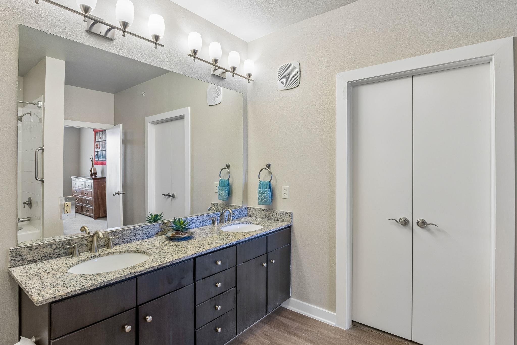 1900 Barton Springs Rd # 5032, Austin, TX 78704