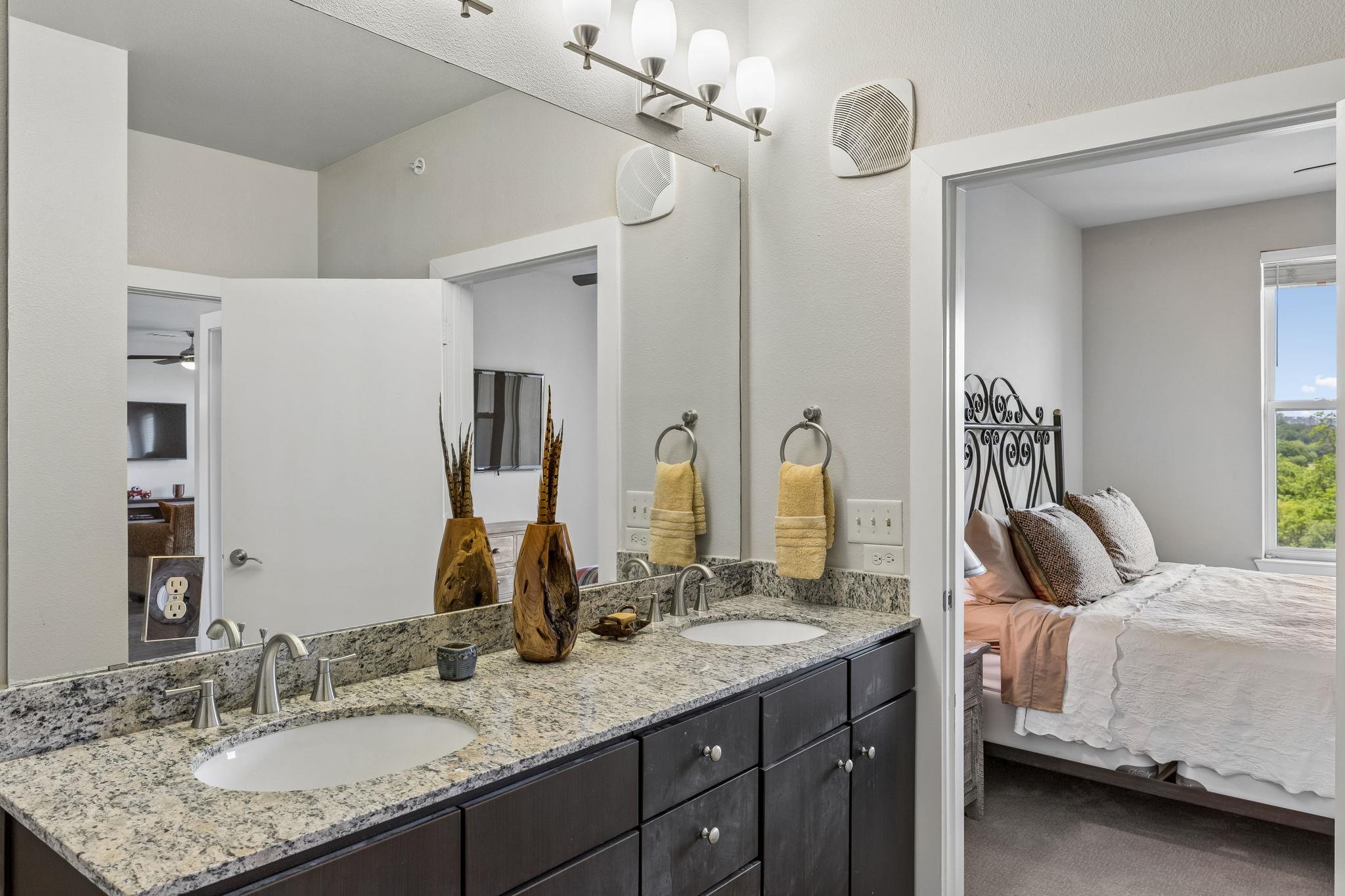 1900 Barton Springs Rd # 5032, Austin, TX 78704