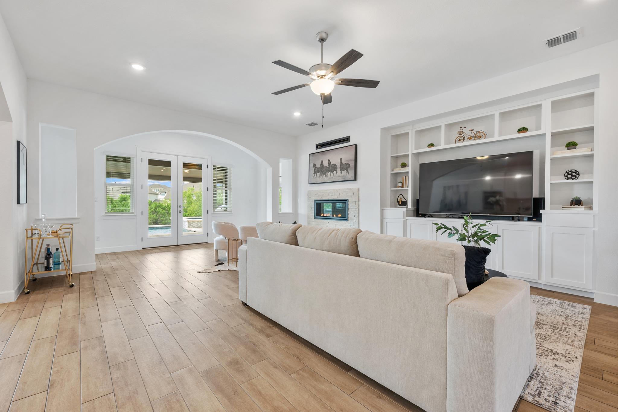 606 Bonfisk Bnd, Austin, TX 78738