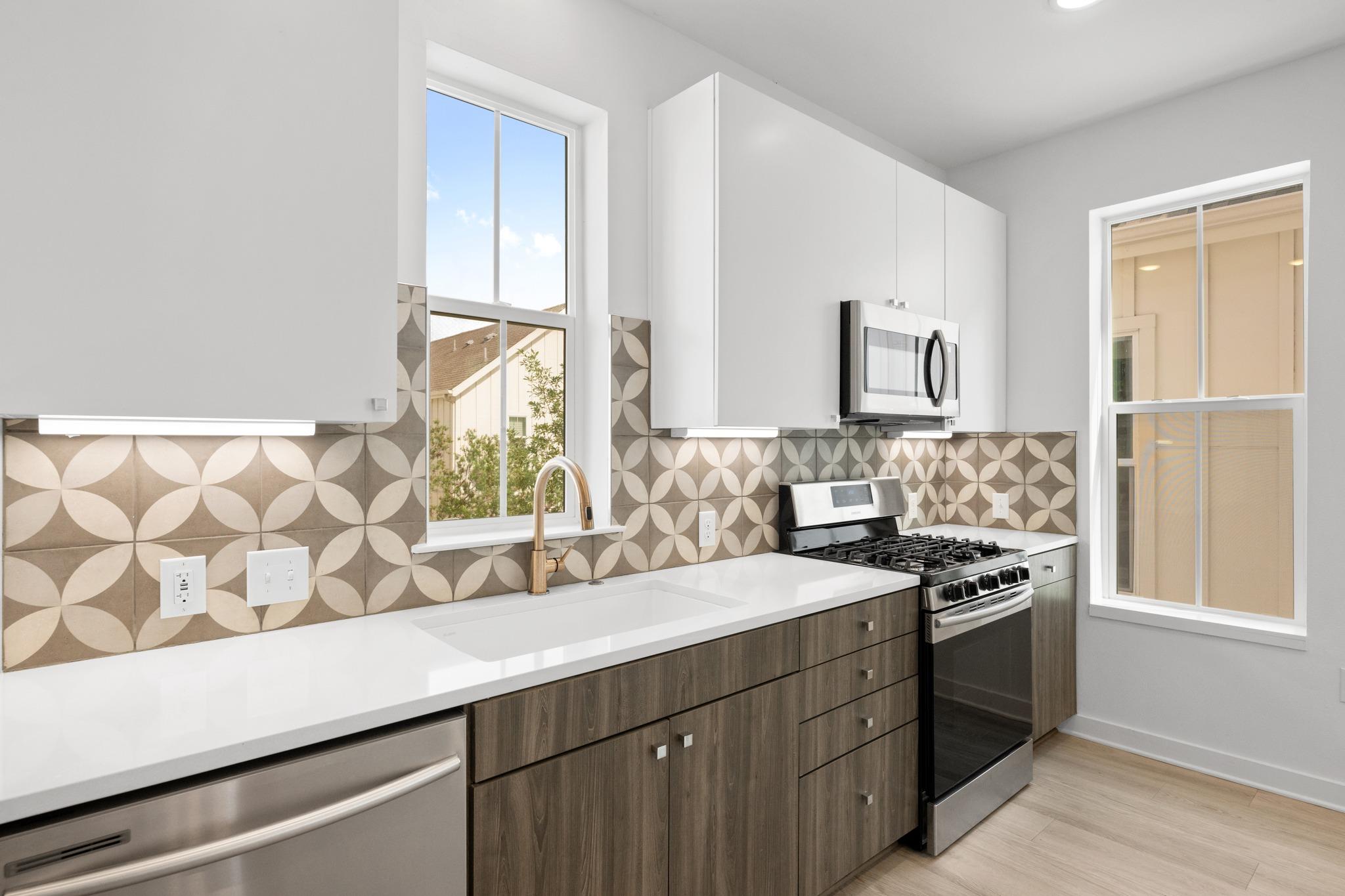 2624 Metcalfe Rd # 2, Austin, TX 78741