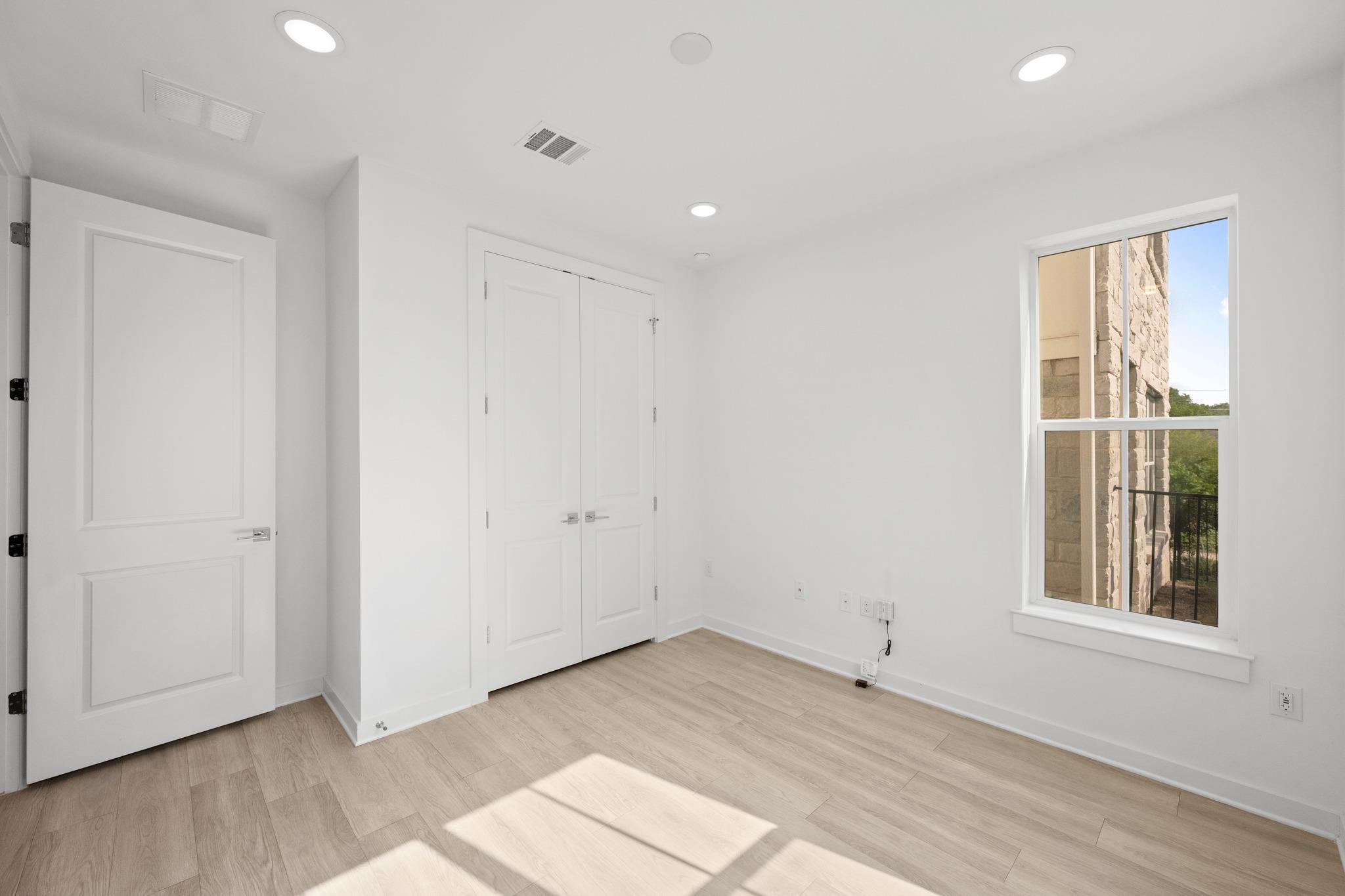 2624 Metcalfe Rd # 2, Austin, TX 78741