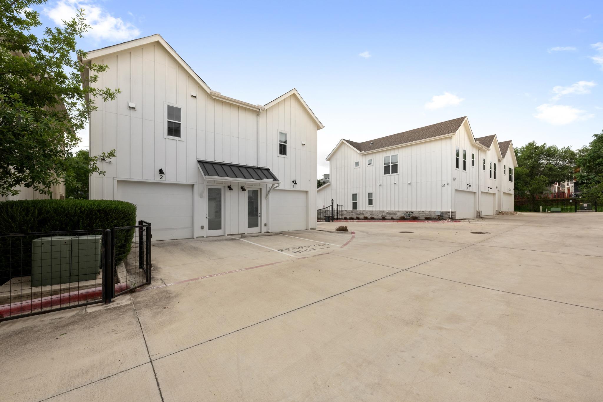 2624 Metcalfe Rd # 2, Austin, TX 78741