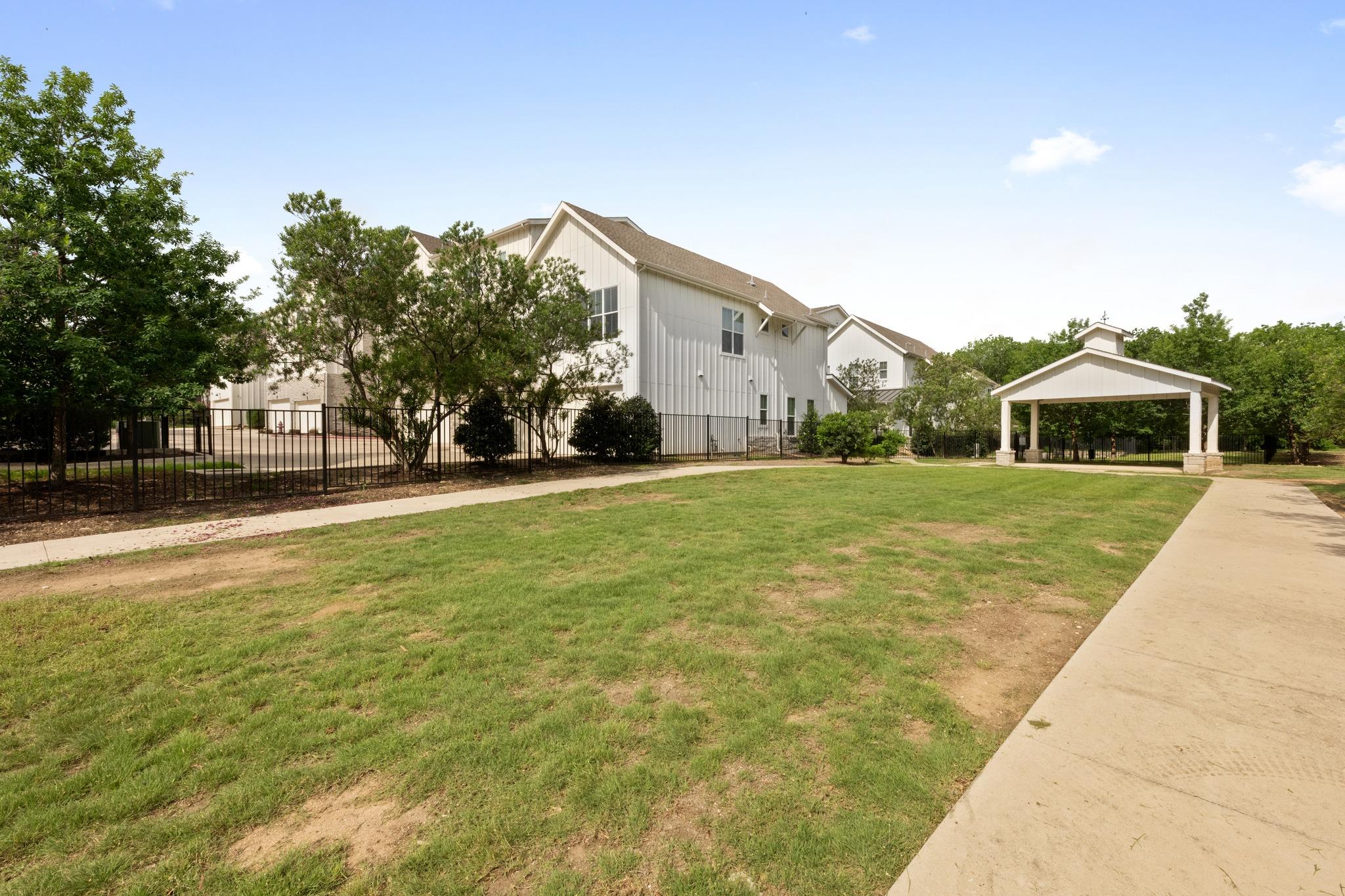 2624 Metcalfe Rd # 2, Austin, TX 78741