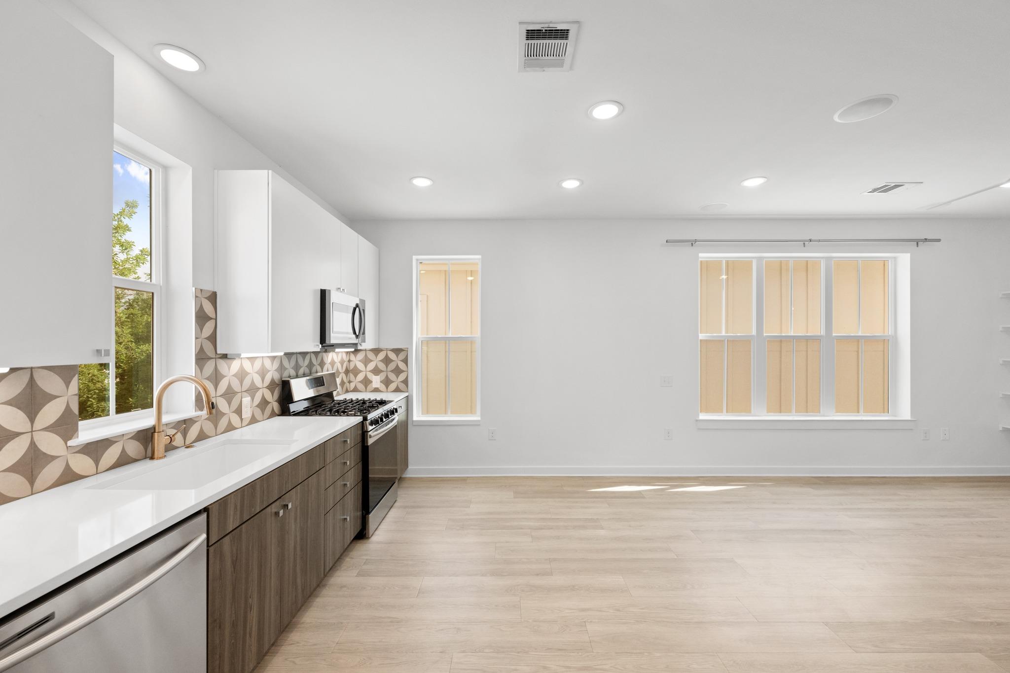 2624 Metcalfe Rd # 2, Austin, TX 78741