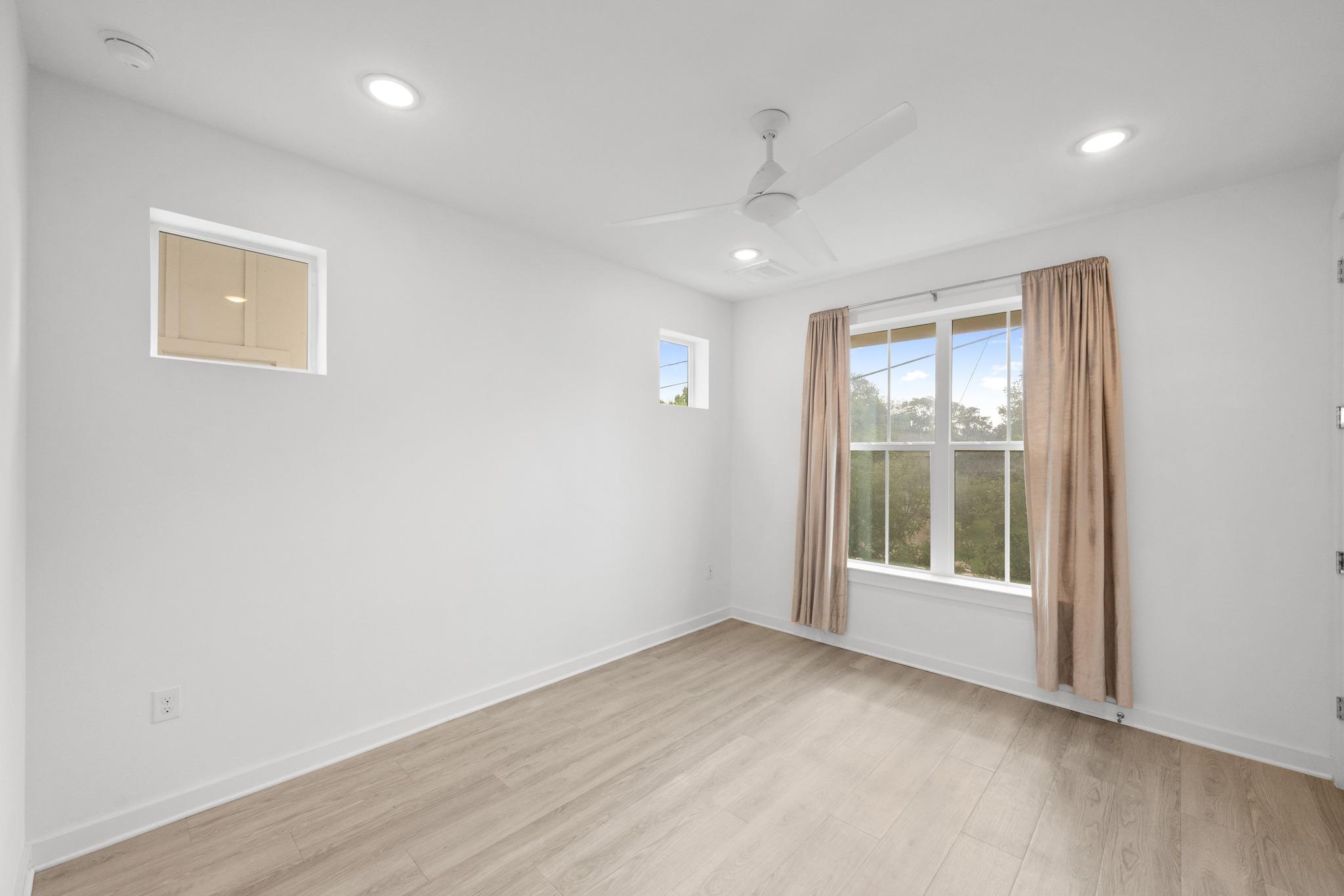 2624 Metcalfe Rd # 2, Austin, TX 78741