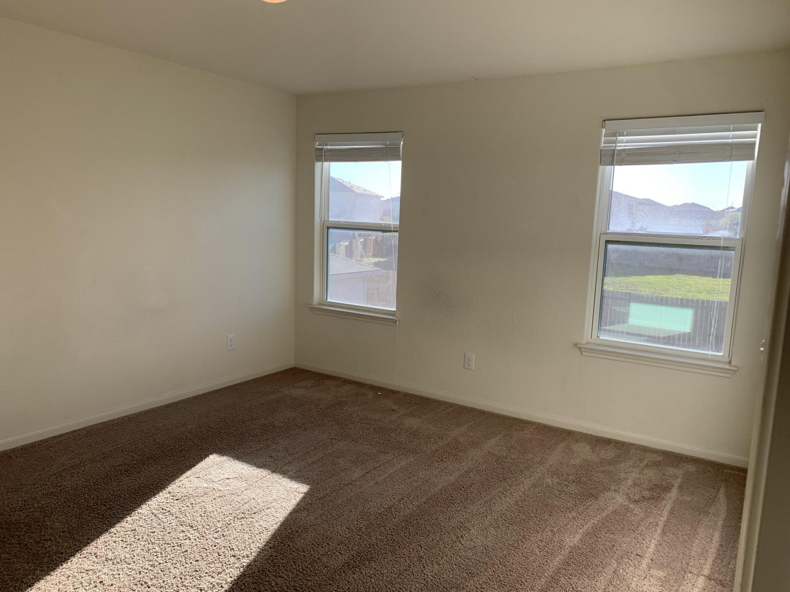 217 Denson Ln, Jarrell, TX 76537