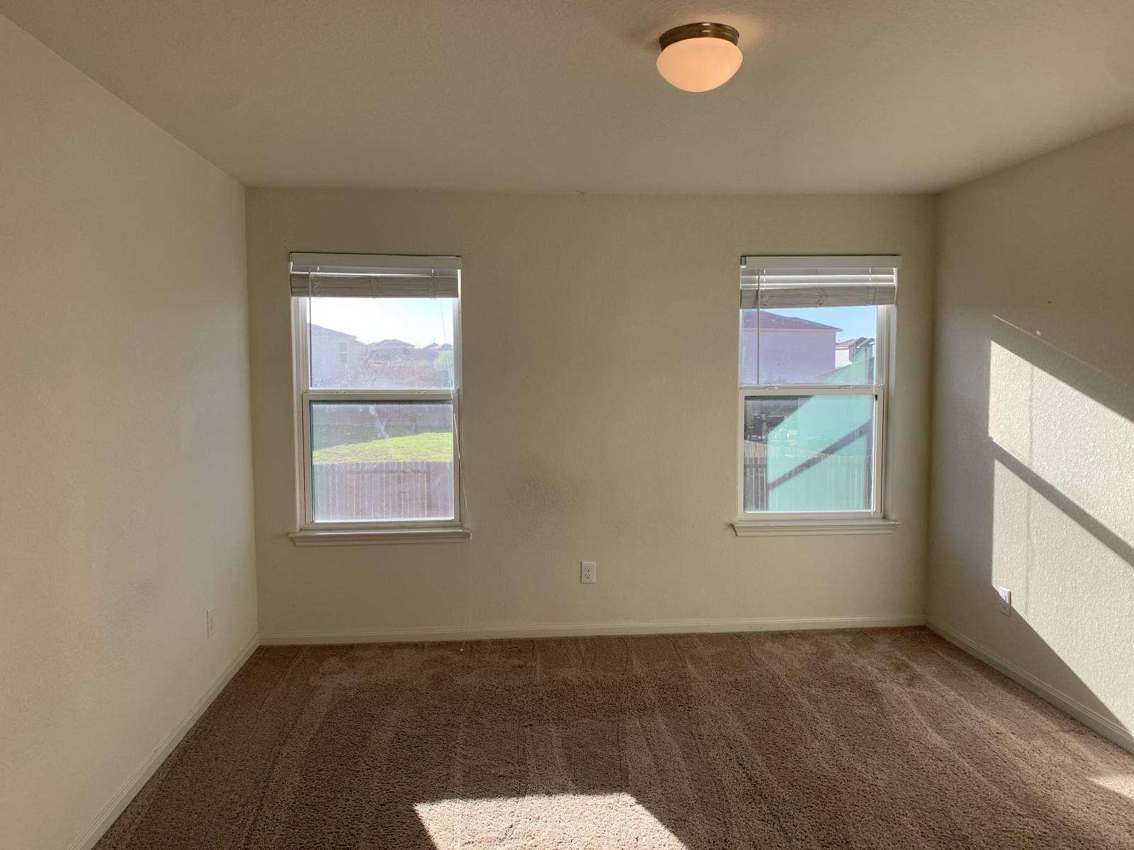 217 Denson Ln, Jarrell, TX 76537