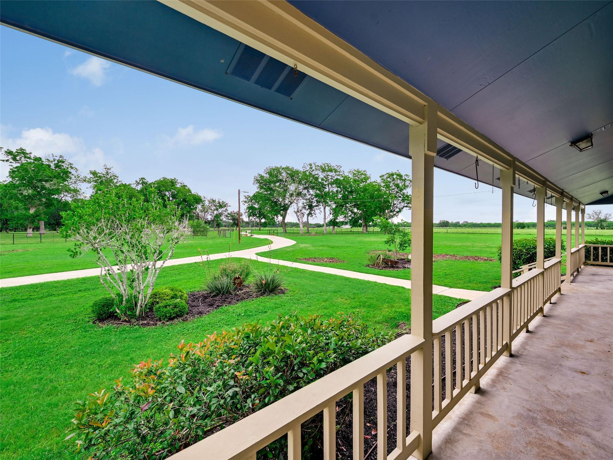138 St. James Pl, Bastrop, TX 78602