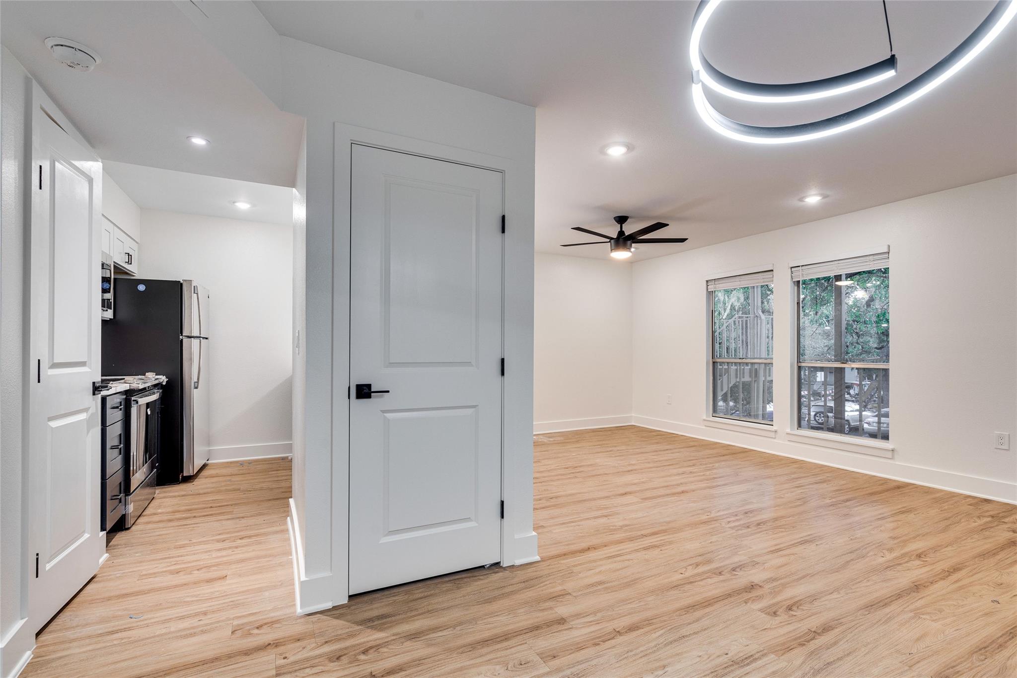 704 W 21 St # 308, Austin, TX 78705