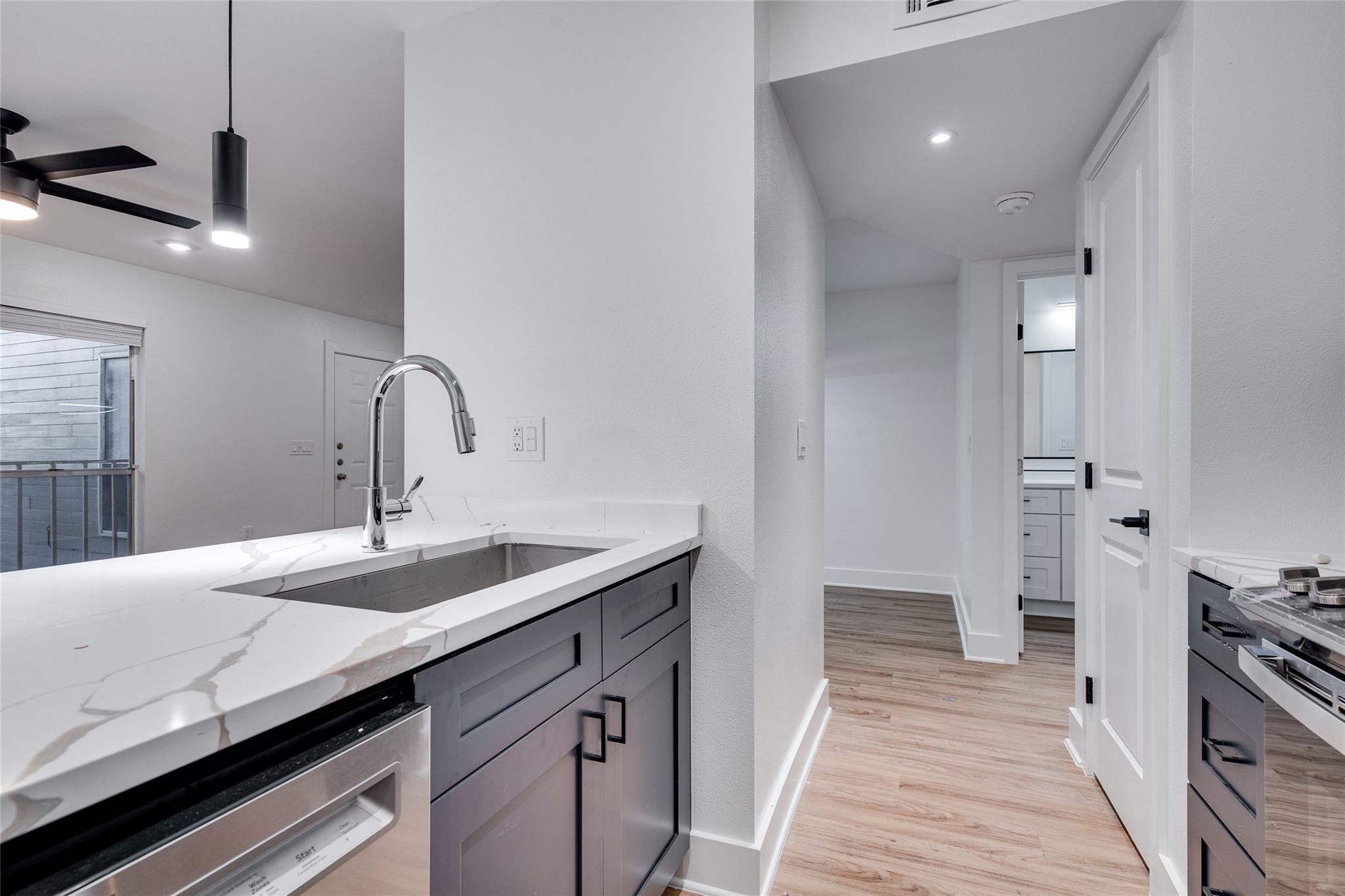 704 W 21 St # 308, Austin, TX 78705