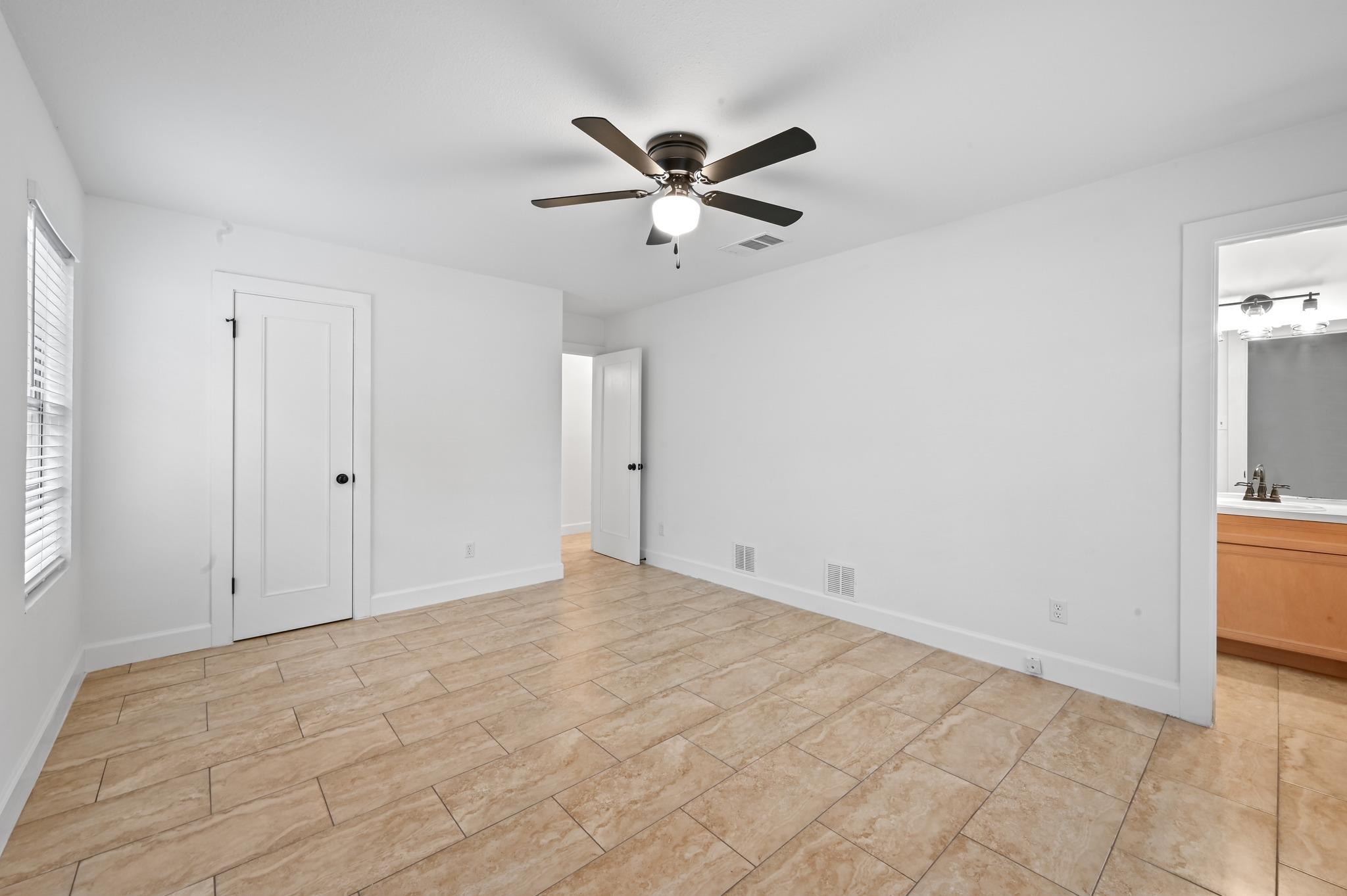 11508 SWEARINGEN Dr, Austin, TX 78758