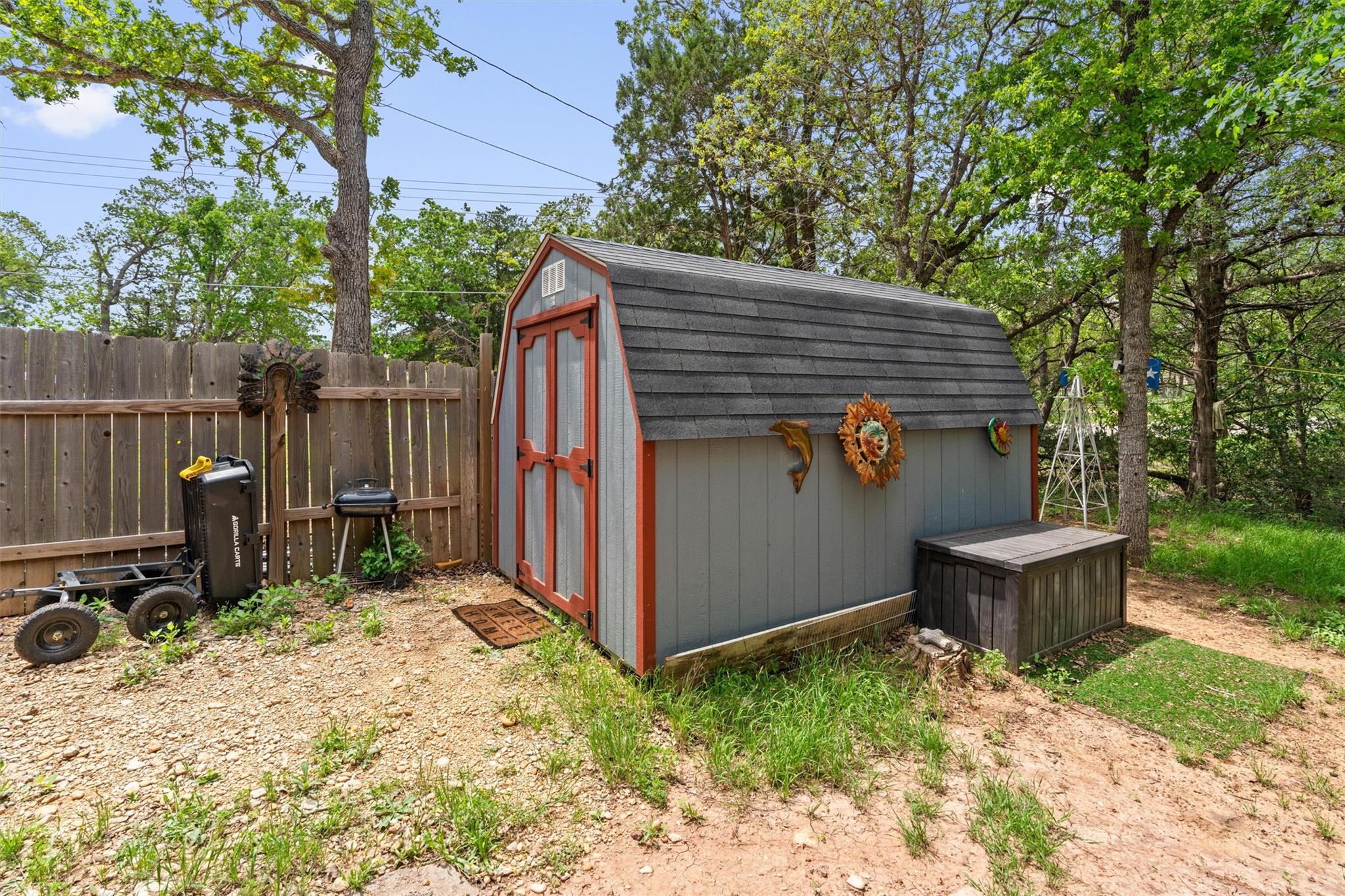 137 Scarlet Harts Ln, Dale, TX 78616