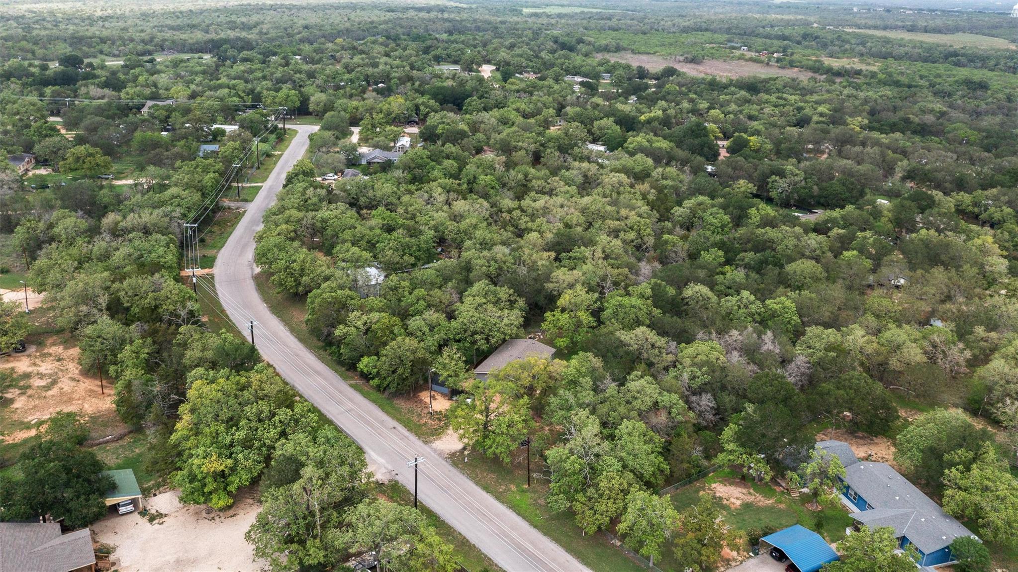 137 Scarlet Harts Ln, Dale, TX 78616