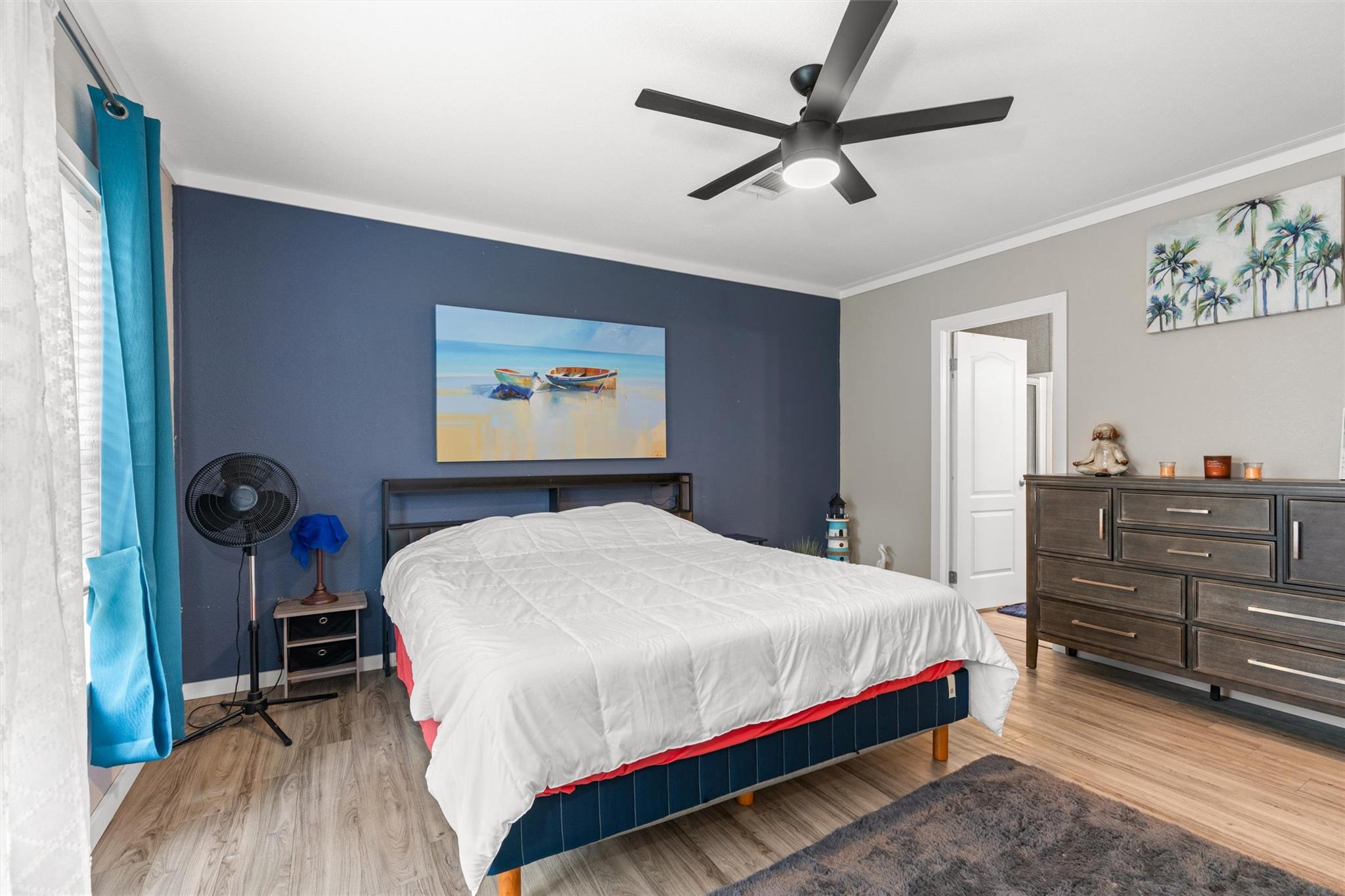 137 Scarlet Harts Ln, Dale, TX 78616