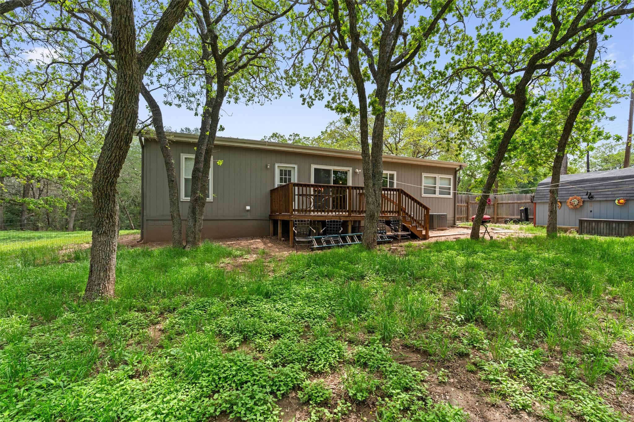 137 Scarlet Harts Ln, Dale, TX 78616