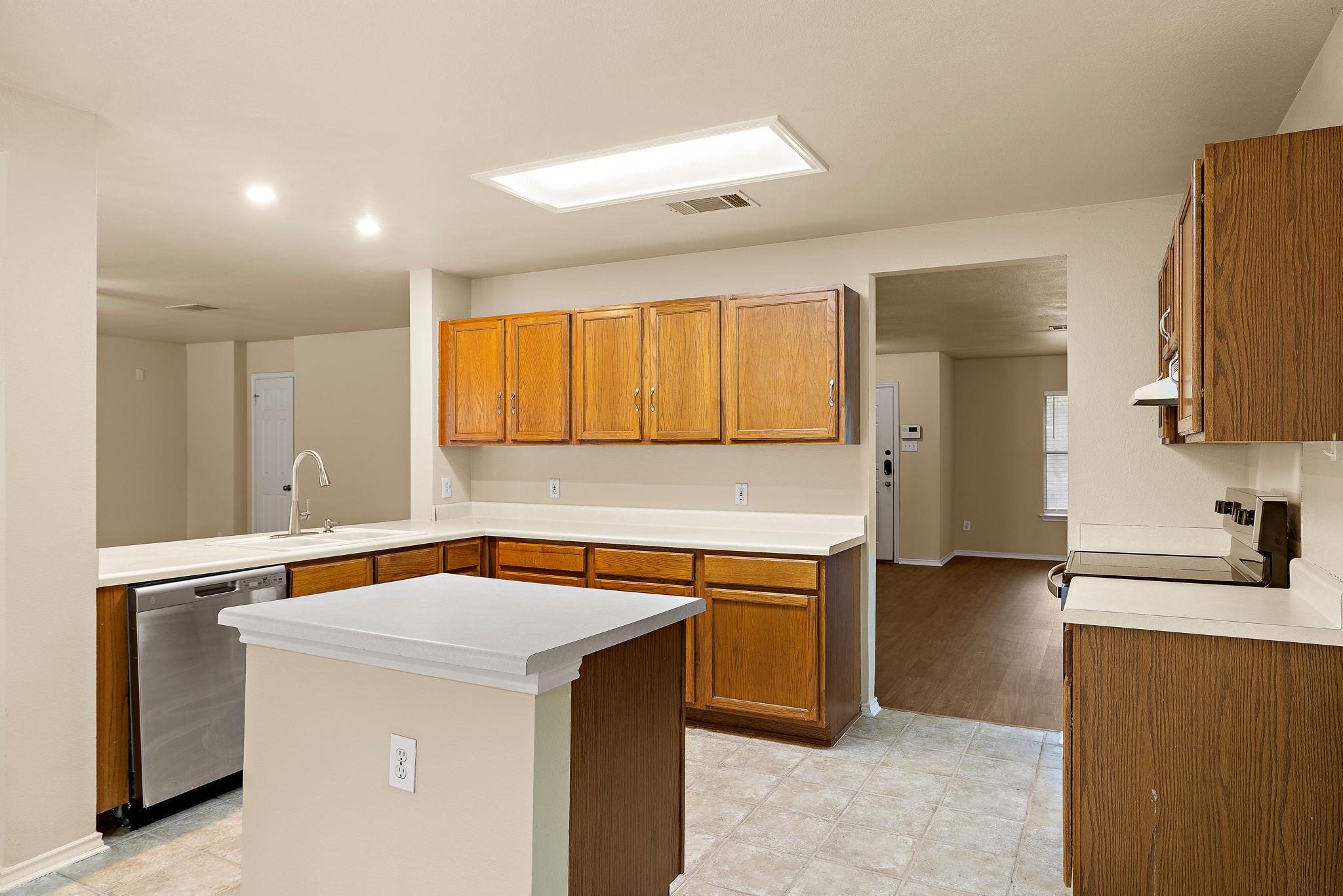 2104 Deer Creek Trl, Round Rock, TX 78665