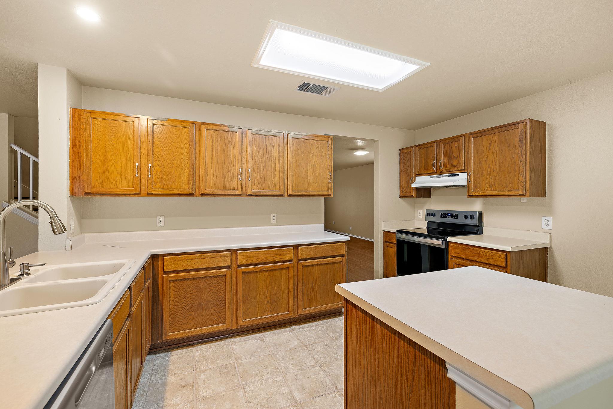 2104 Deer Creek Trl, Round Rock, TX 78665