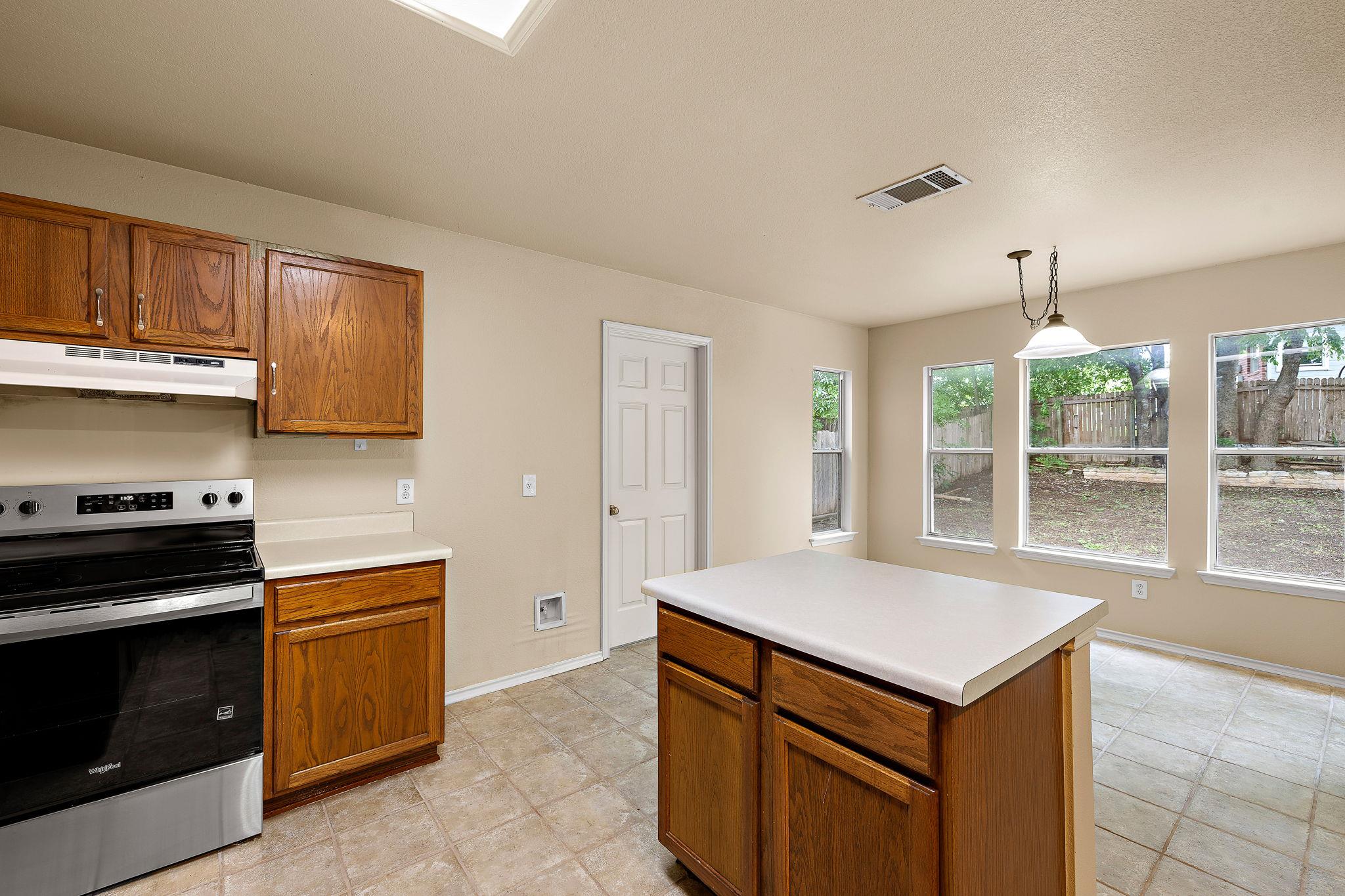 2104 Deer Creek Trl, Round Rock, TX 78665