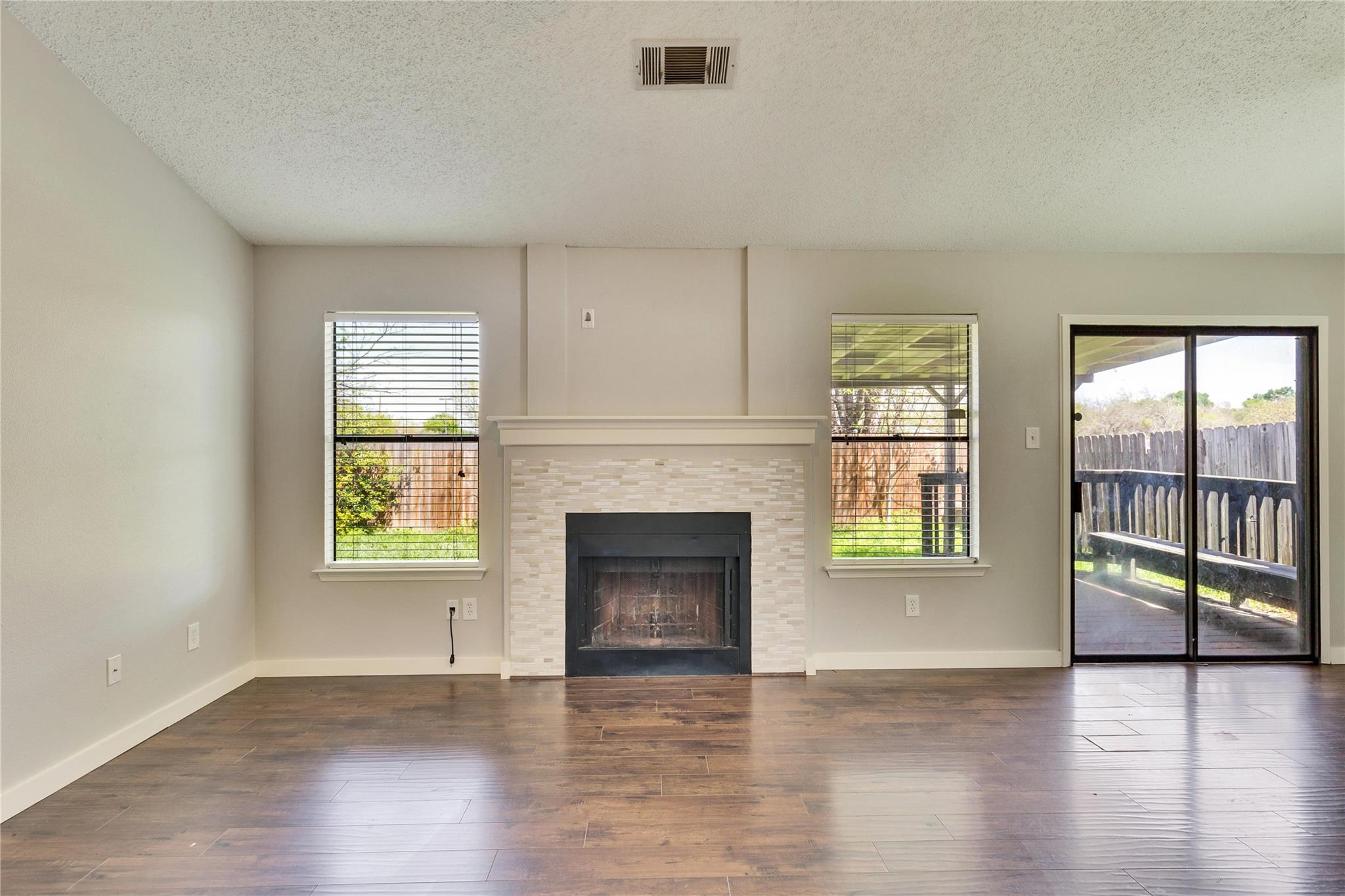 2104 Agarita Trl, Round Rock, TX 78665