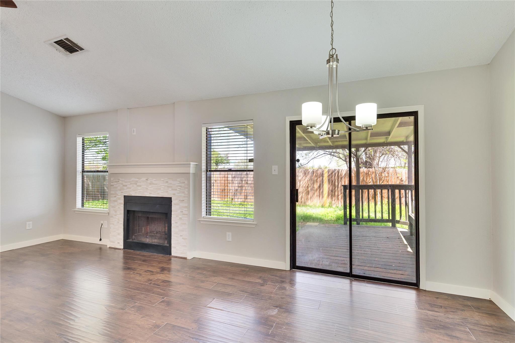 2104 Agarita Trl, Round Rock, TX 78665