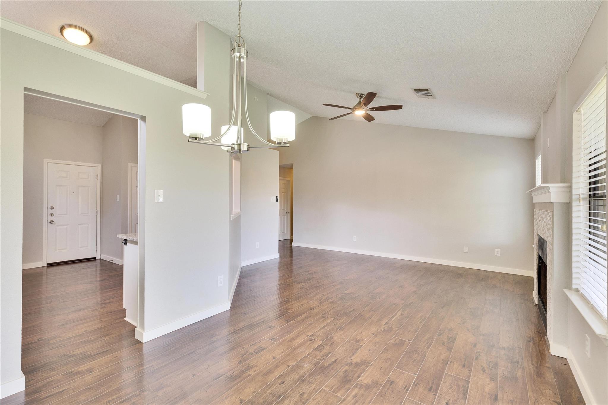 2104 Agarita Trl, Round Rock, TX 78665