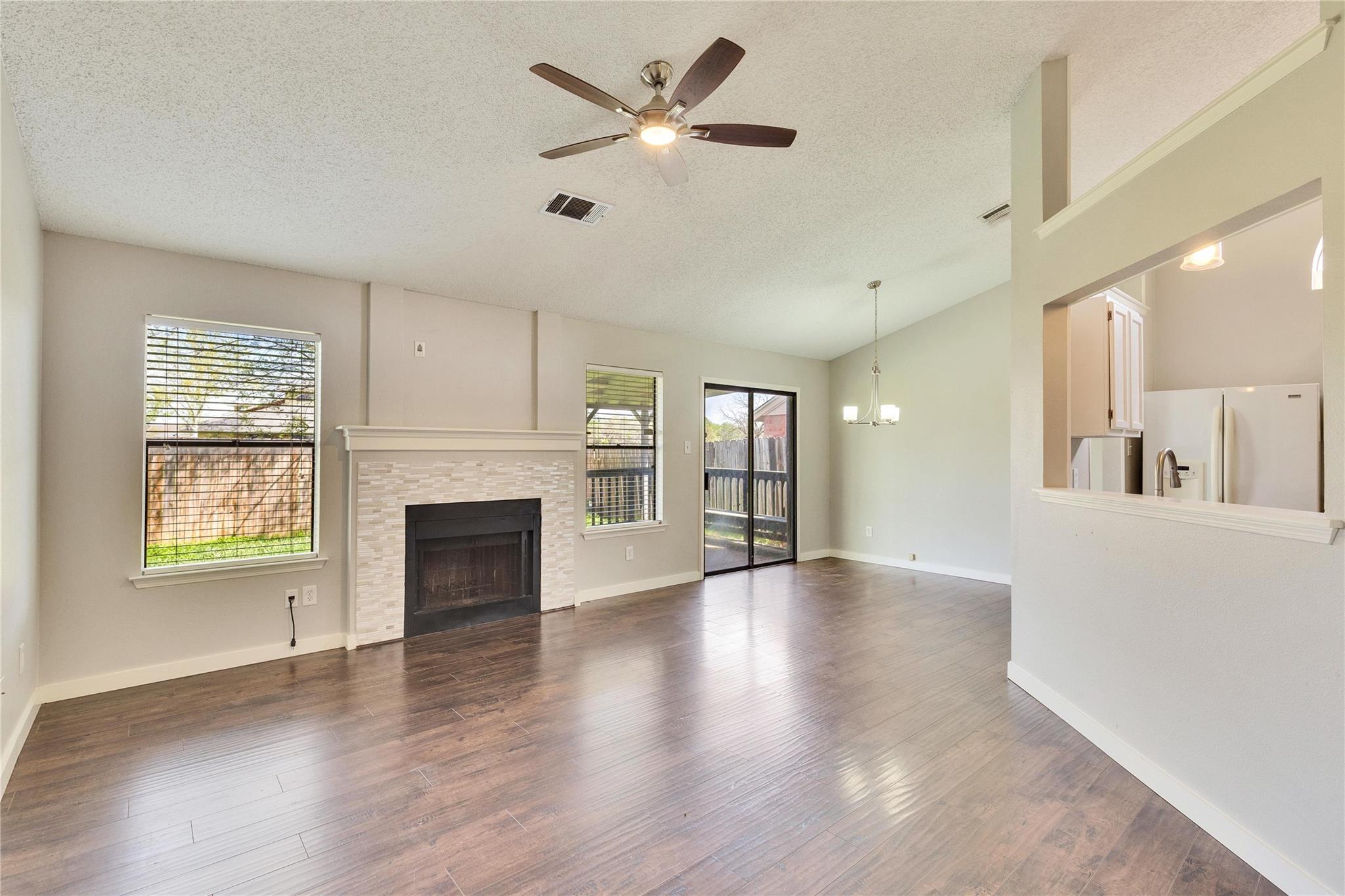 2104 Agarita Trl, Round Rock, TX 78665