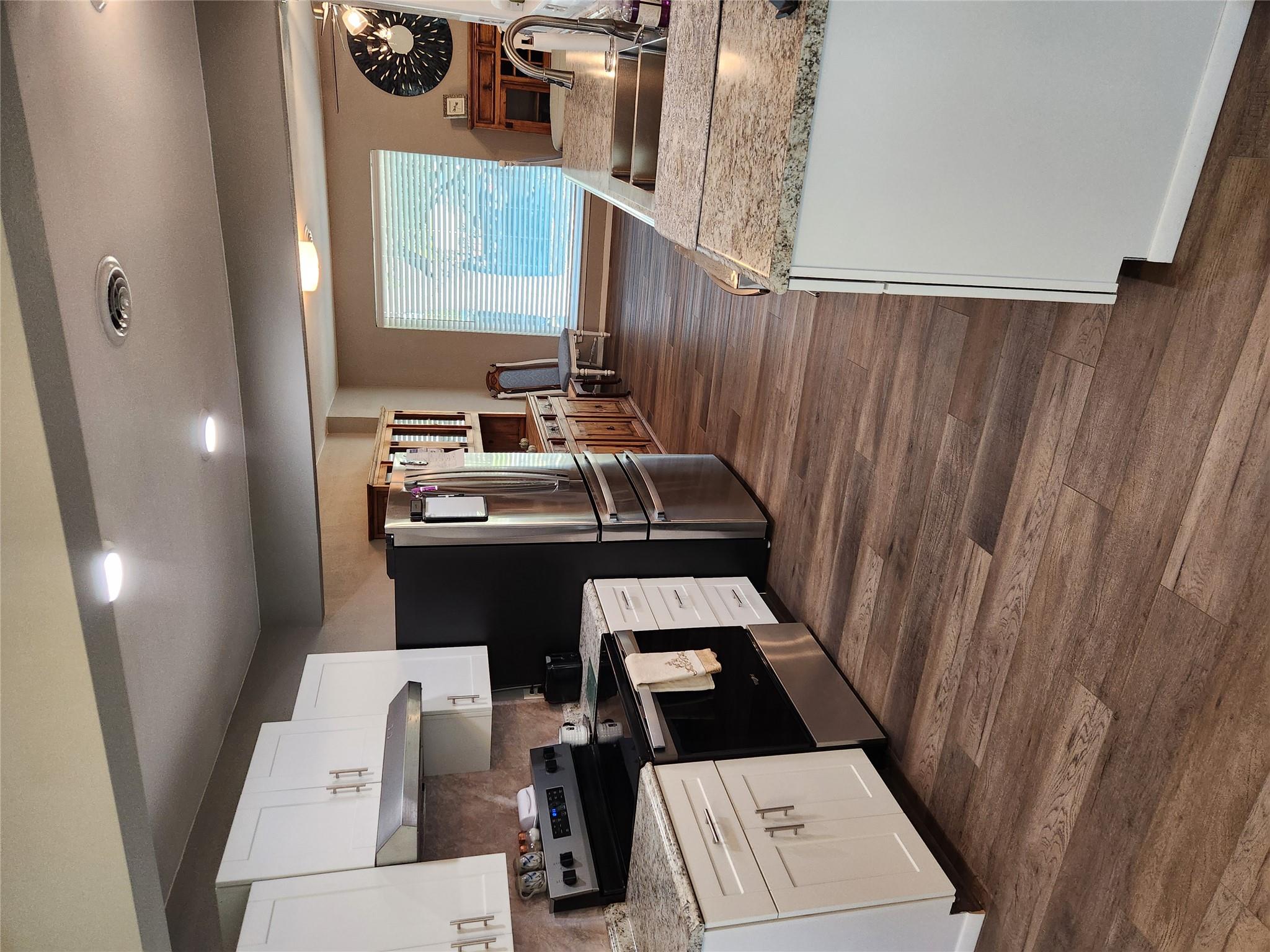 108 Parkview Dr, Brady, TX 76825