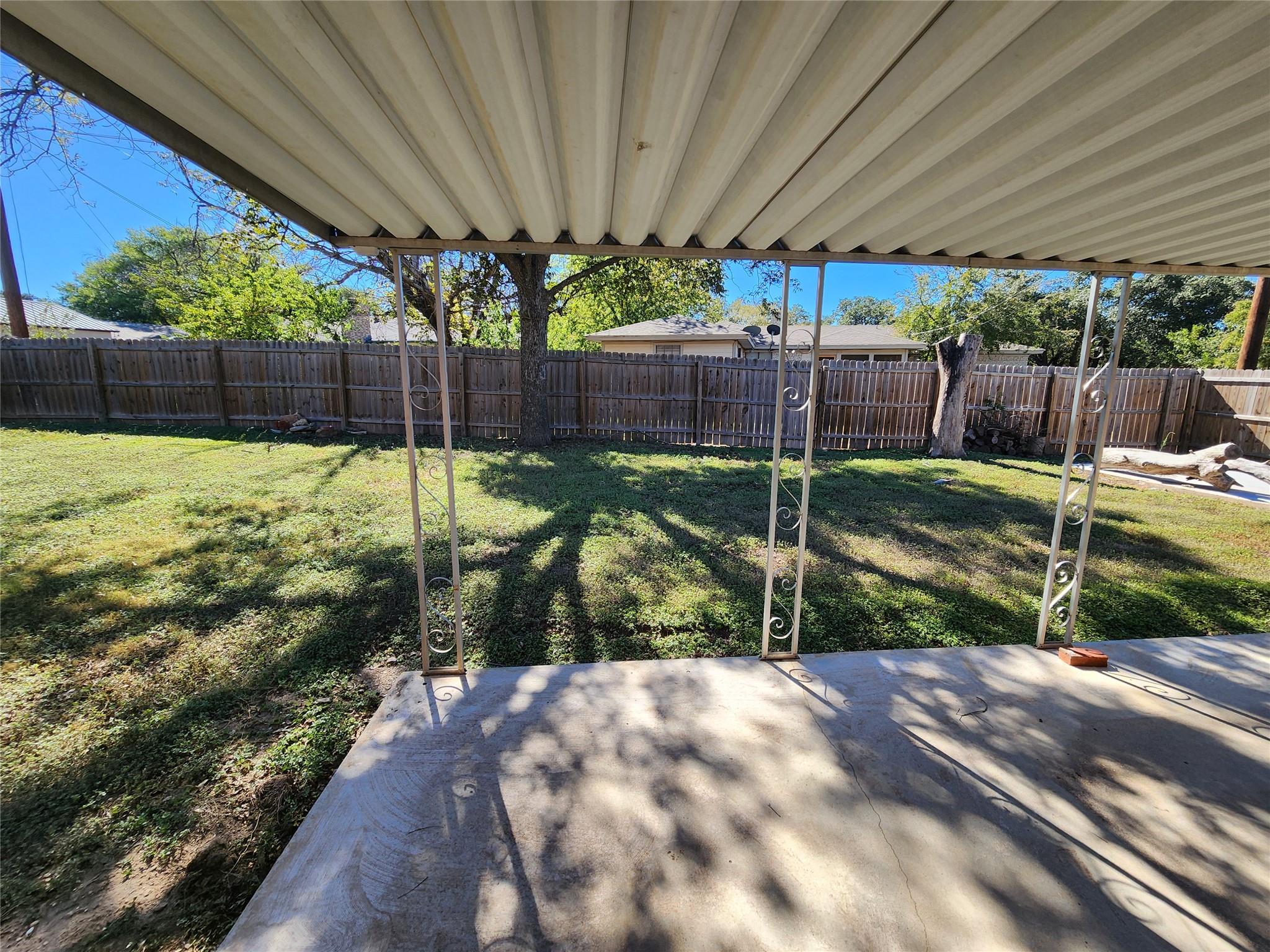 108 Parkview Dr, Brady, TX 76825