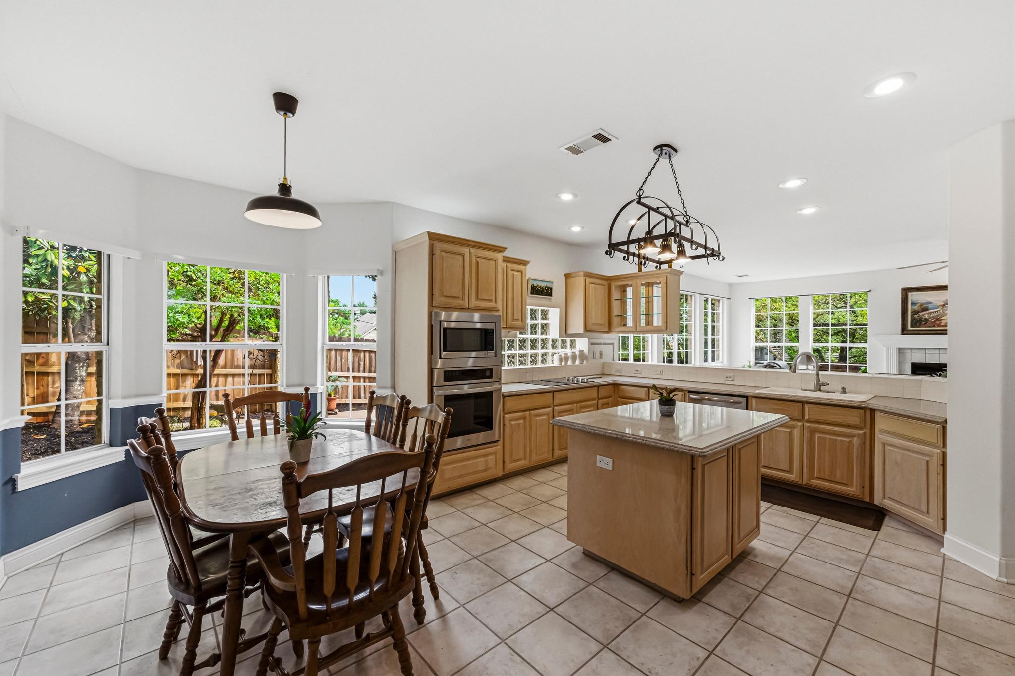 3216 Lakeway Blvd, Austin, TX 78734