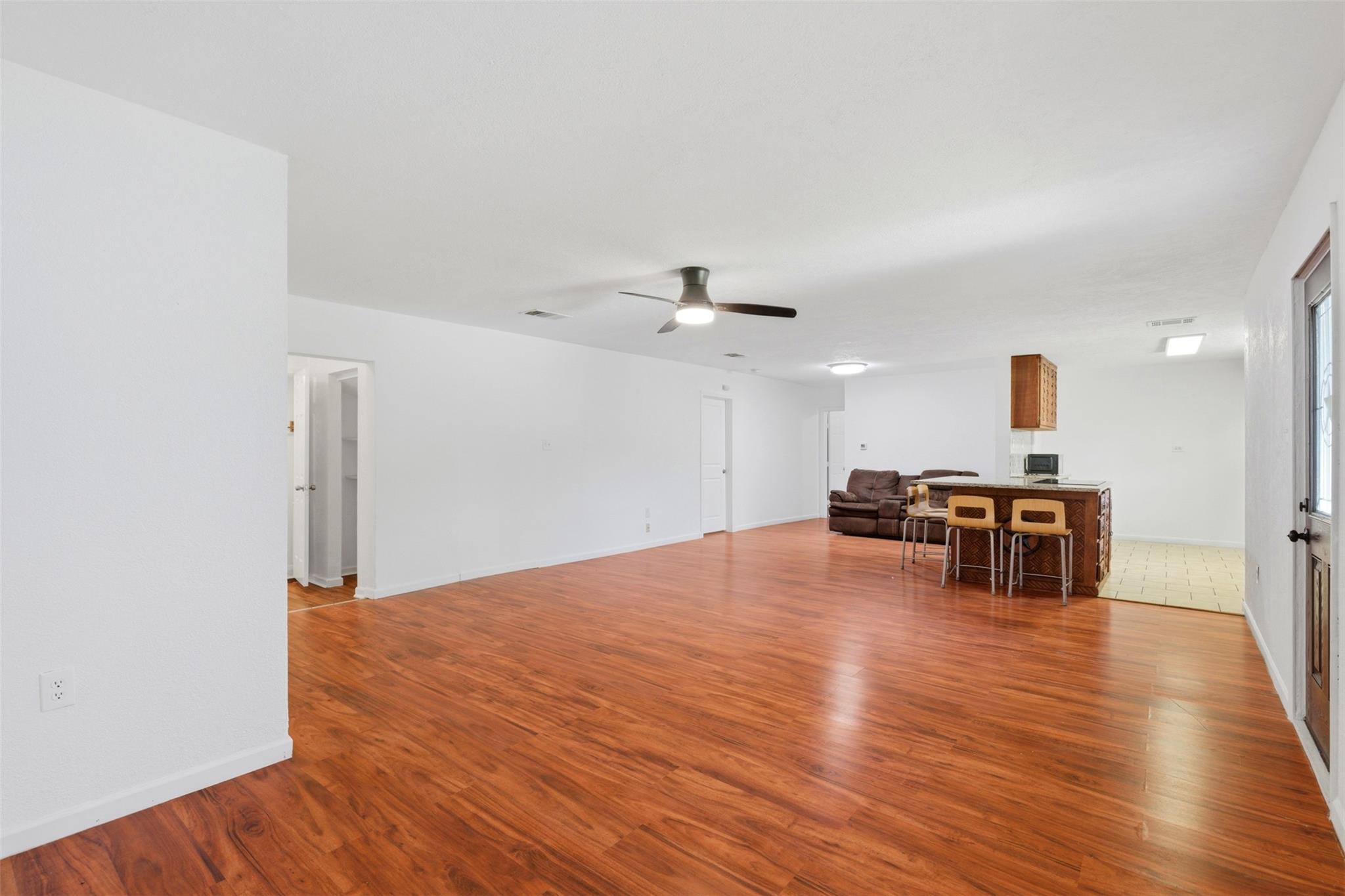 206 Oscar St, Taylor, TX 76574