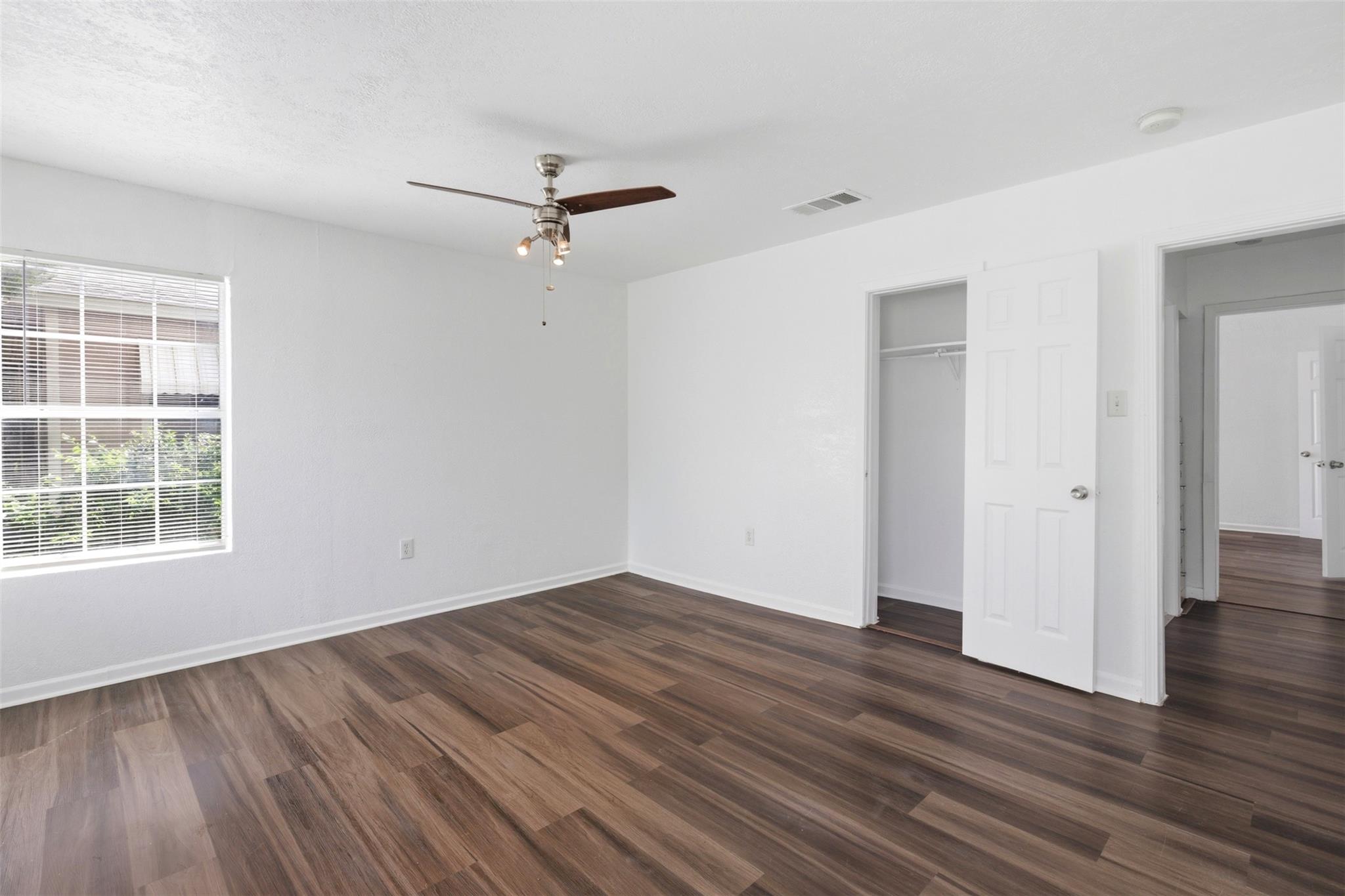 206 Oscar St, Taylor, TX 76574