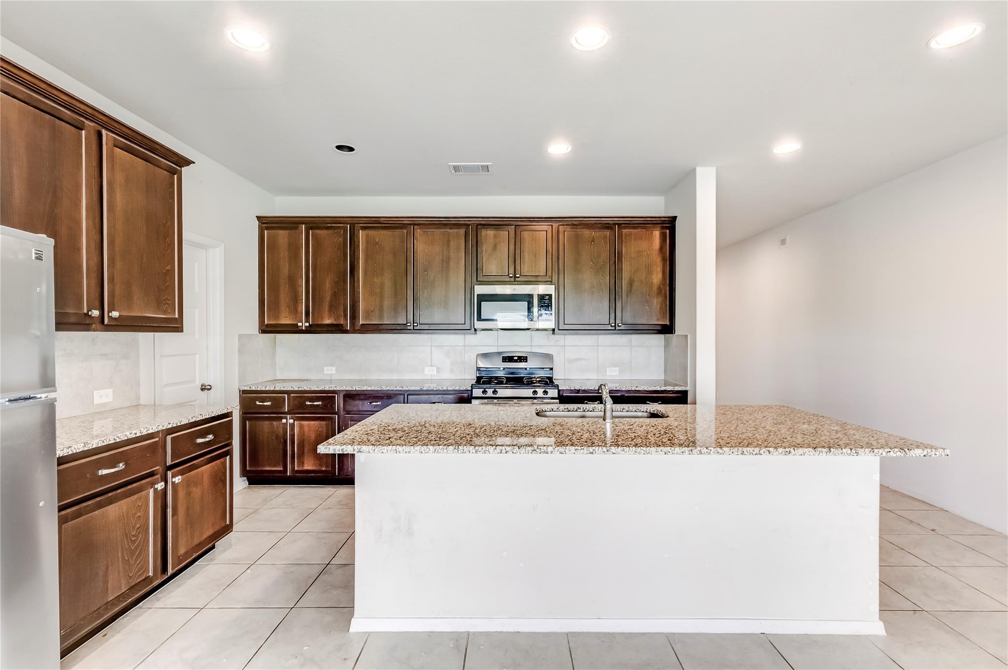 2721 Winding Creek Rd, Kyle, TX 78640