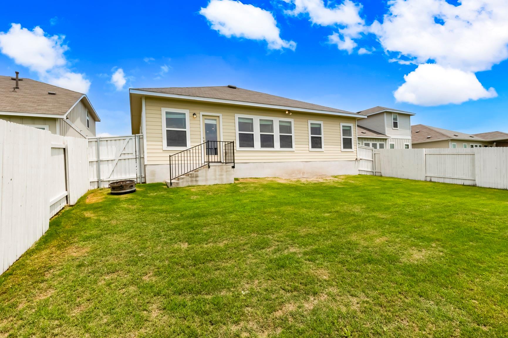 2721 Winding Creek Rd, Kyle, TX 78640