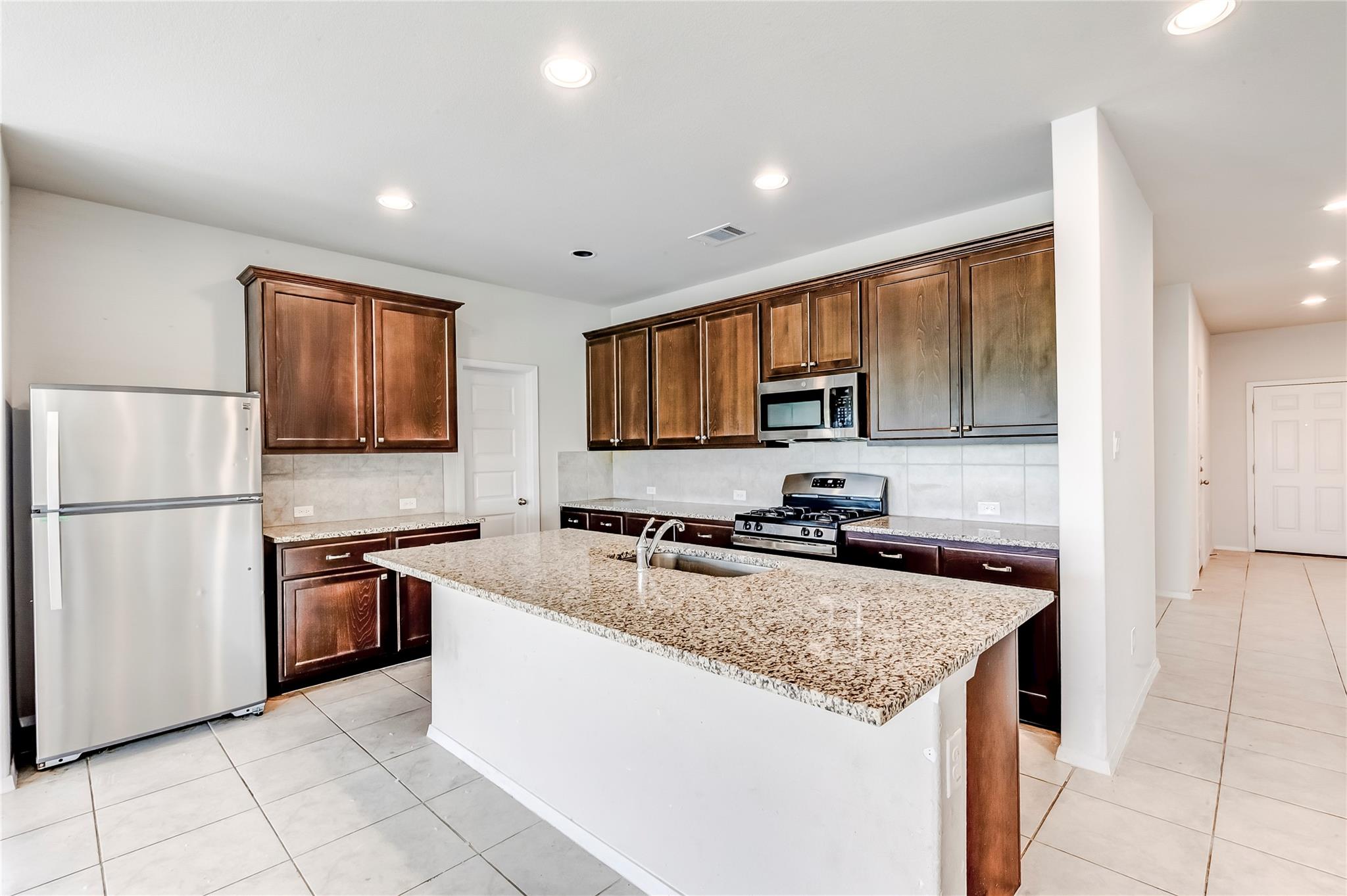 2721 Winding Creek Rd, Kyle, TX 78640