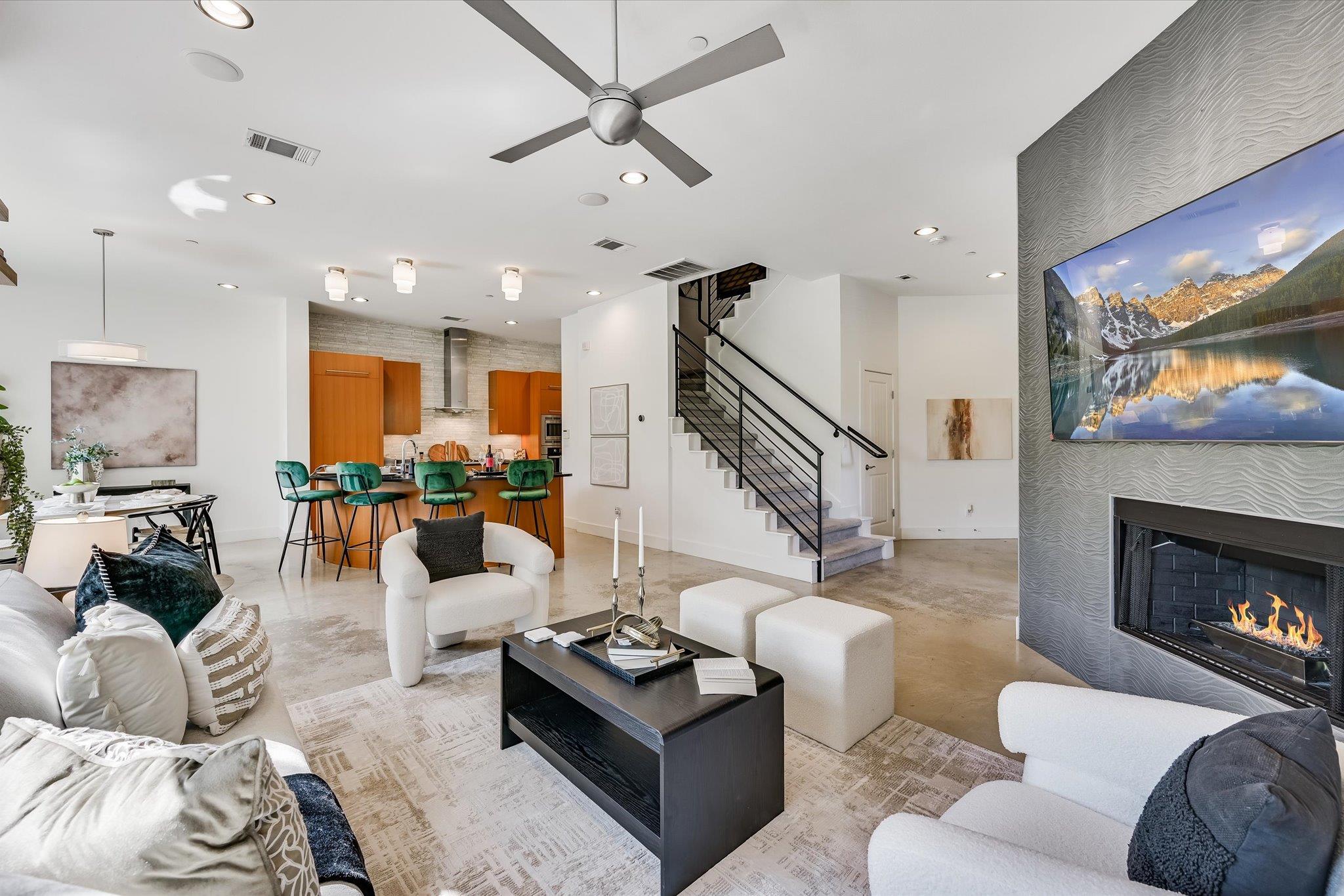 8110 Ranch Road 2222 Rd # 33, Austin, TX 78730