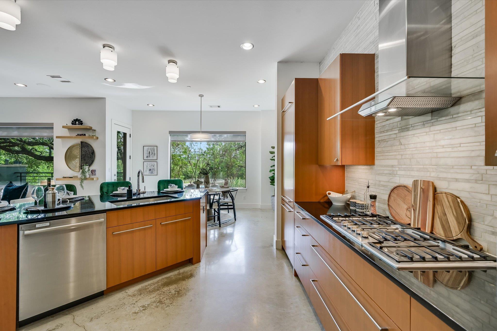 8110 Ranch Road 2222 Rd # 33, Austin, TX 78730