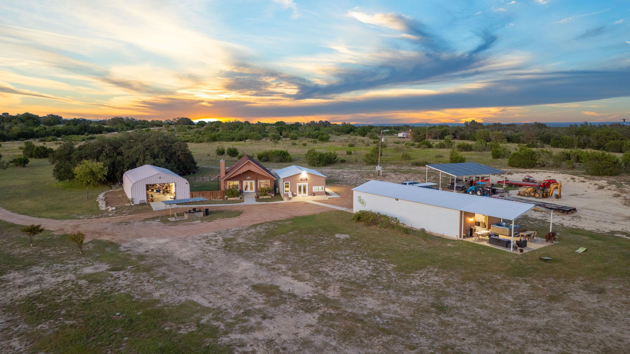 397 Private Road 3072, Lampasas, TX 76550