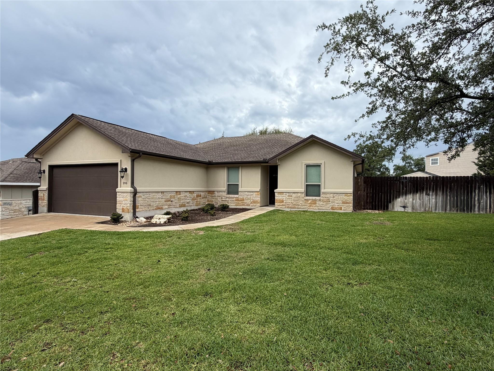 206 Fairway Cir, Point Venture, TX 78645