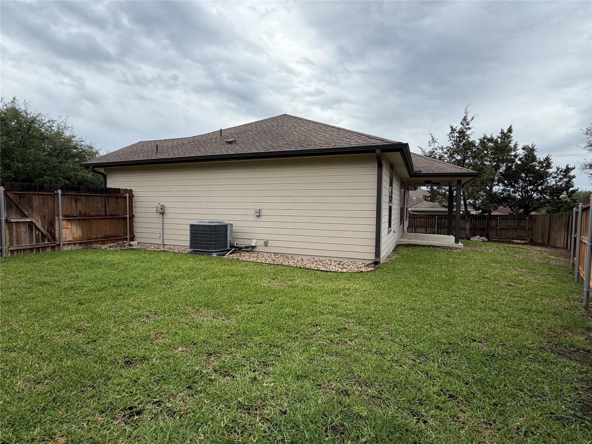 206 Fairway Cir, Point Venture, TX 78645