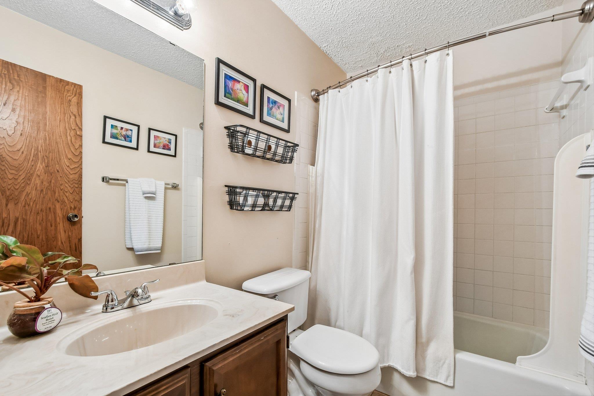 3108 American Dr, Lago Vista, TX 78645