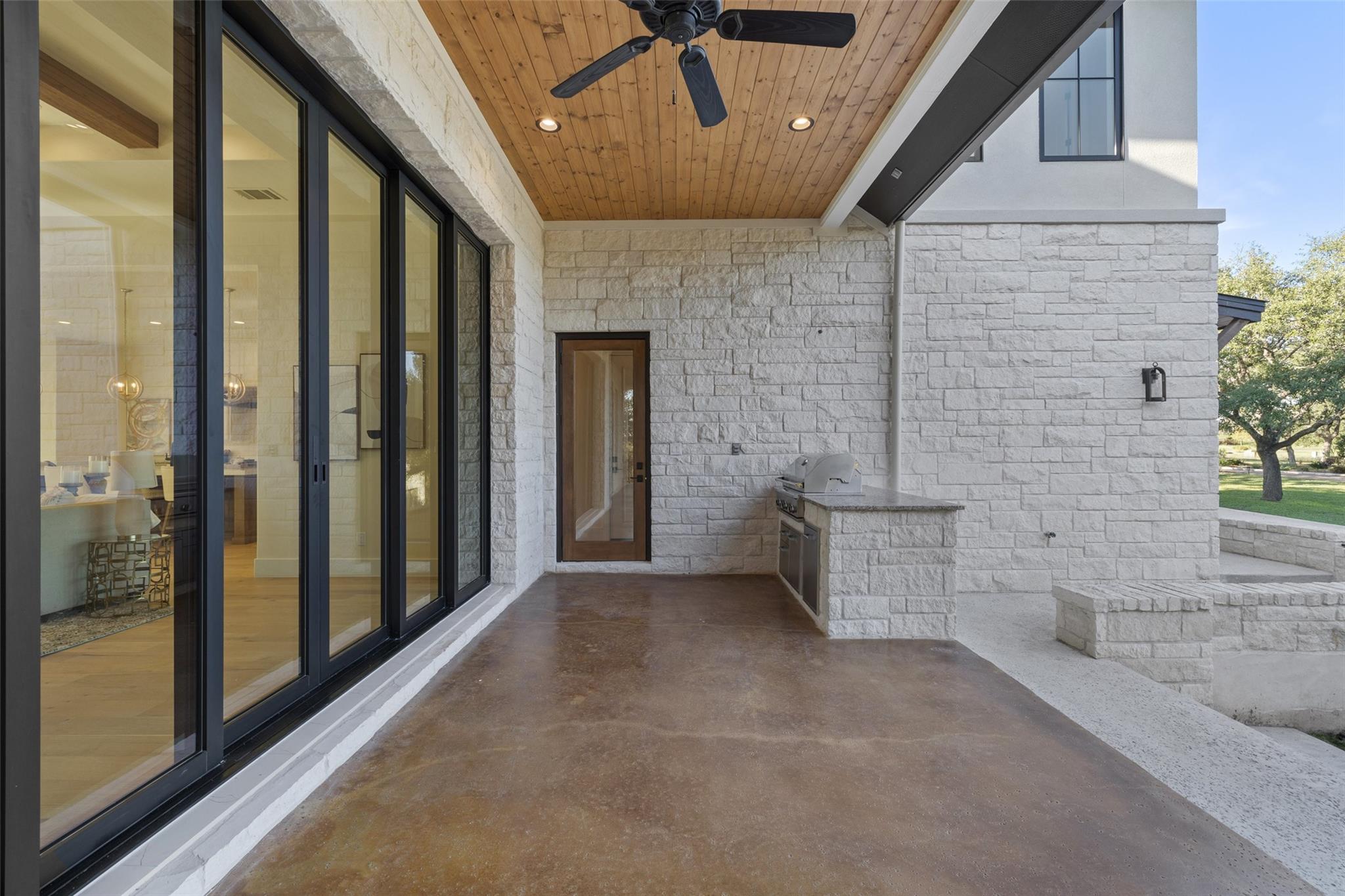 2401 Sailboat Pass, Spicewood, TX 78669