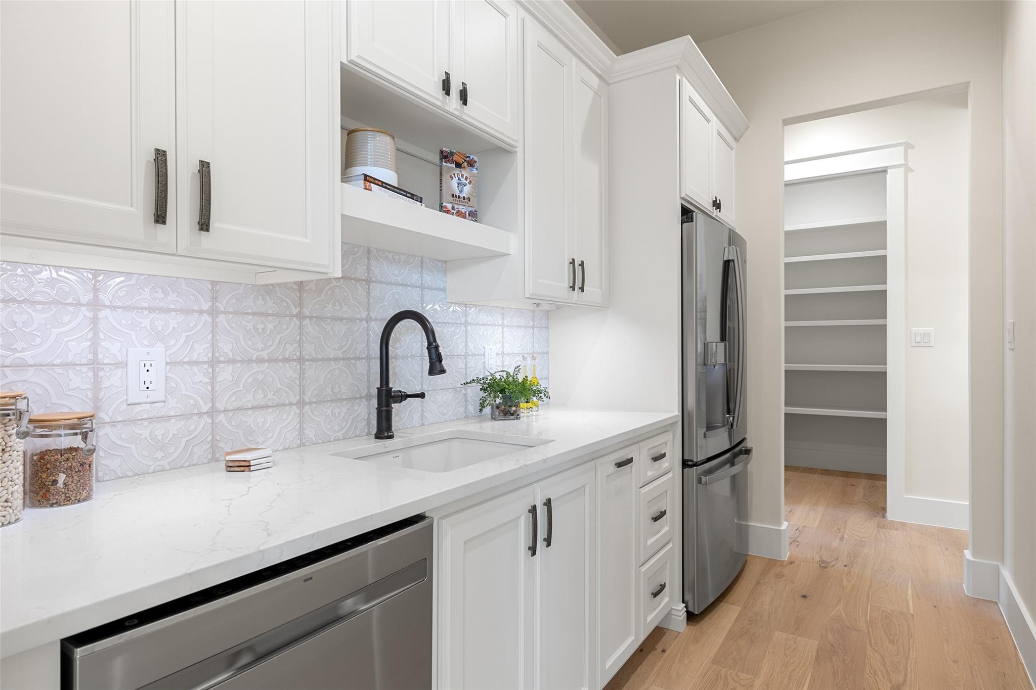 2401 Sailboat Pass, Spicewood, TX 78669