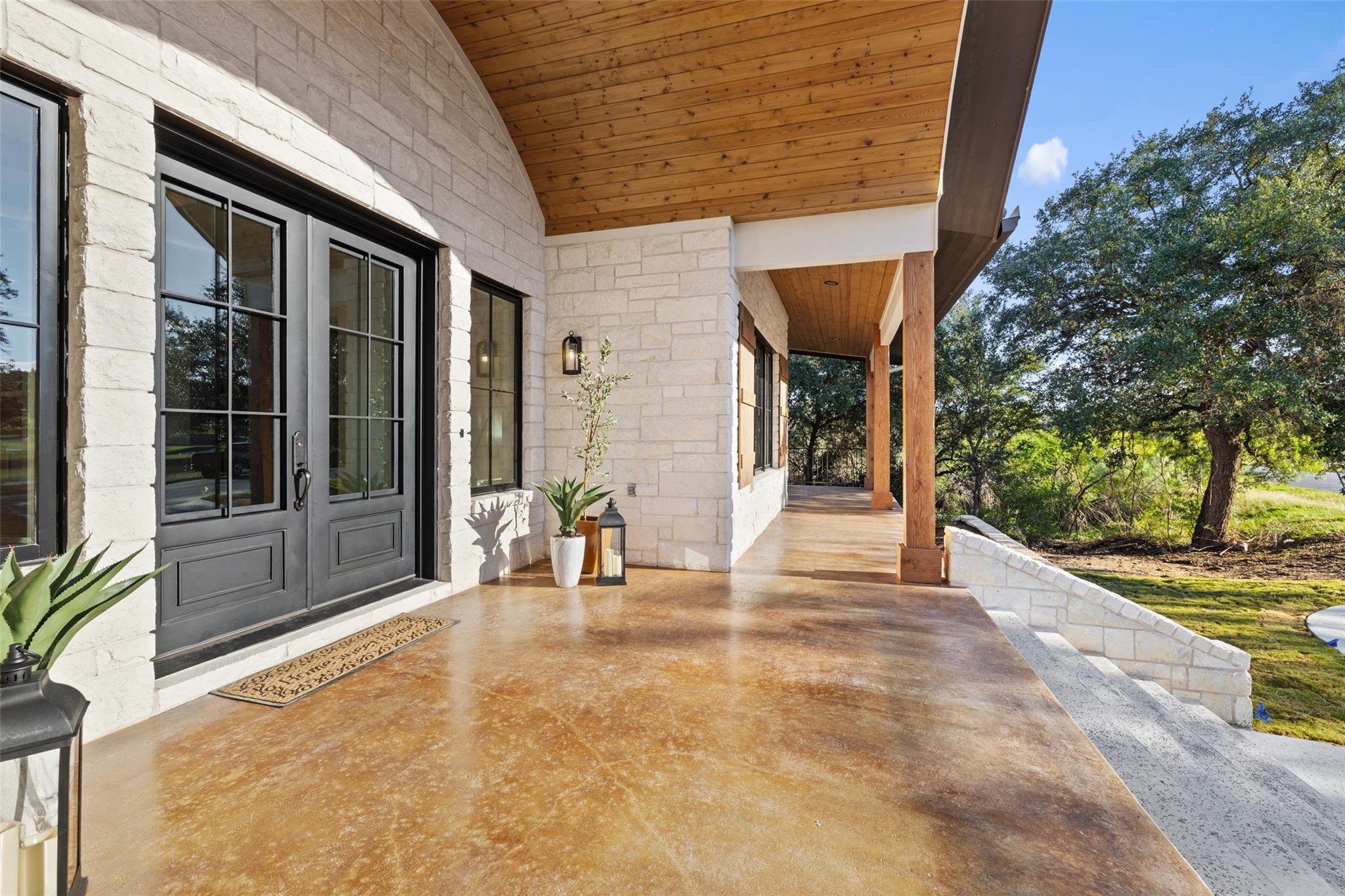 2401 Sailboat Pass, Spicewood, TX 78669