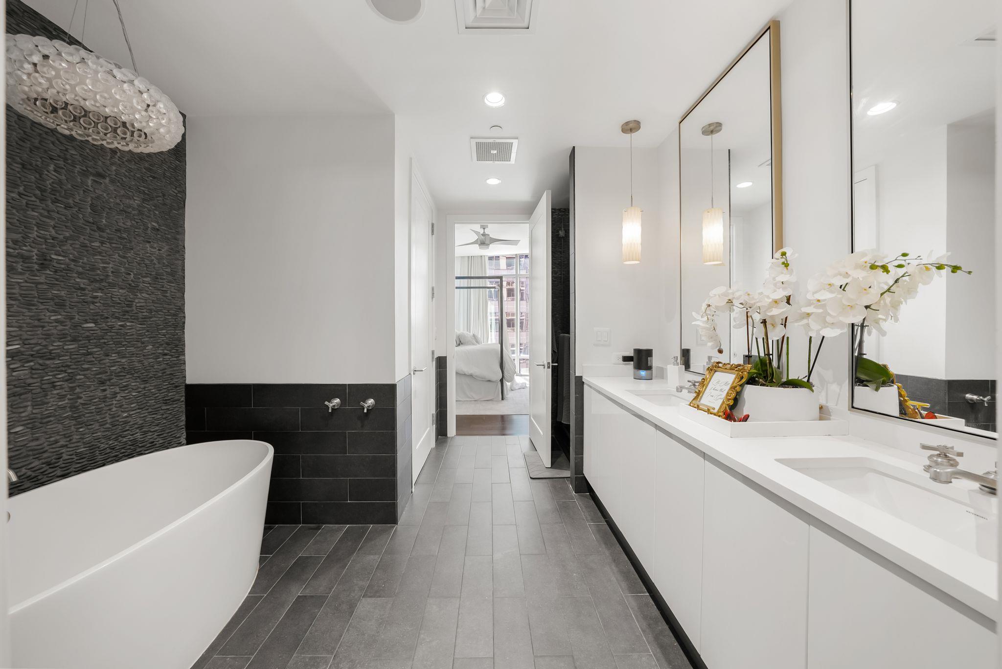 200 Congress Ave # 14C, Austin, TX 78701