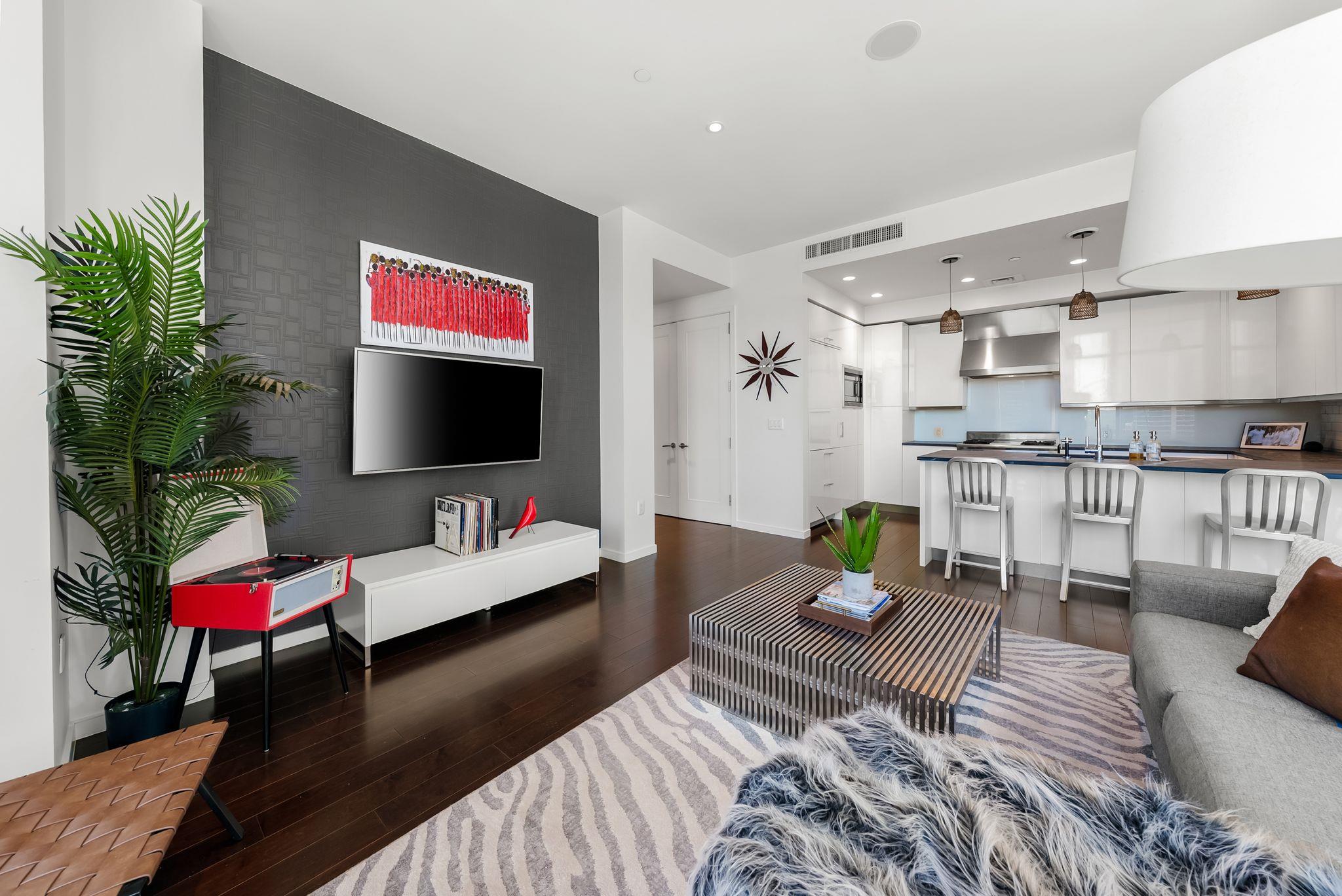 200 Congress Ave # 14C, Austin, TX 78701