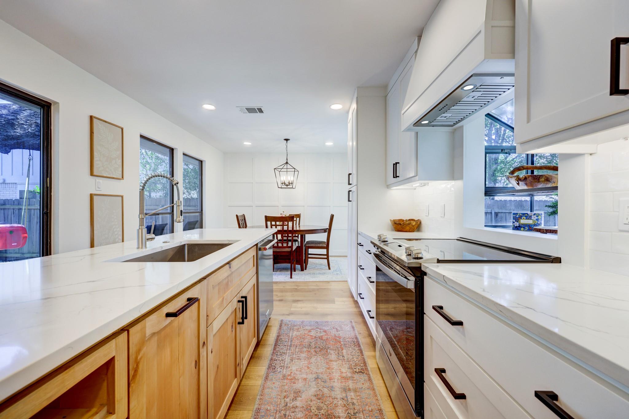 5609 Courtyard Cv, Austin, TX 78731